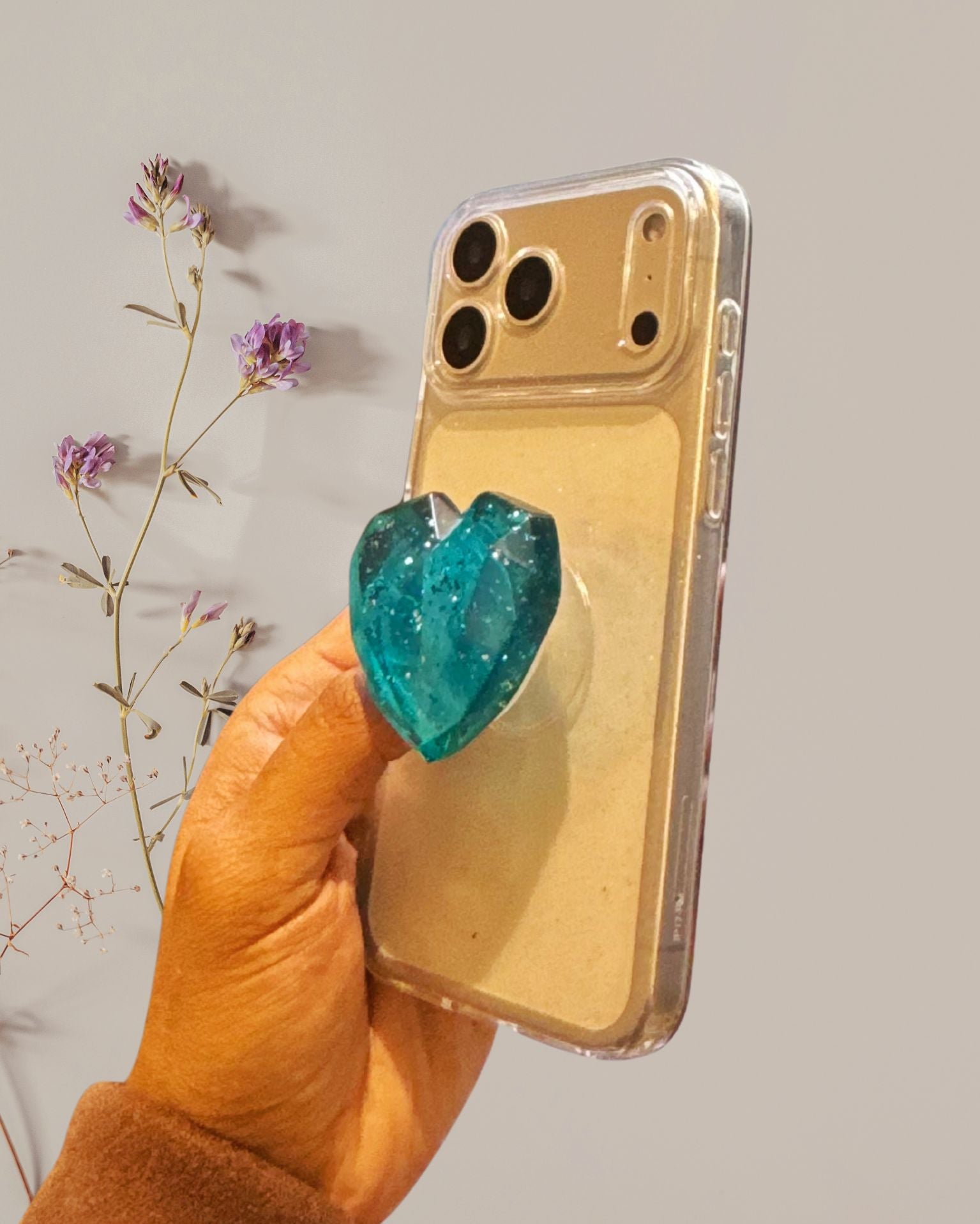 Dark gray 3D Glitter Heart Phone Gripper Holder - case features