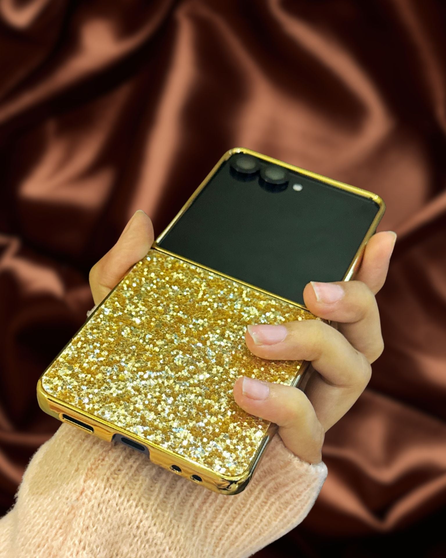 Samsung Galaxy Z Flip 7 Bling Glitter Sequin Cover - case features
