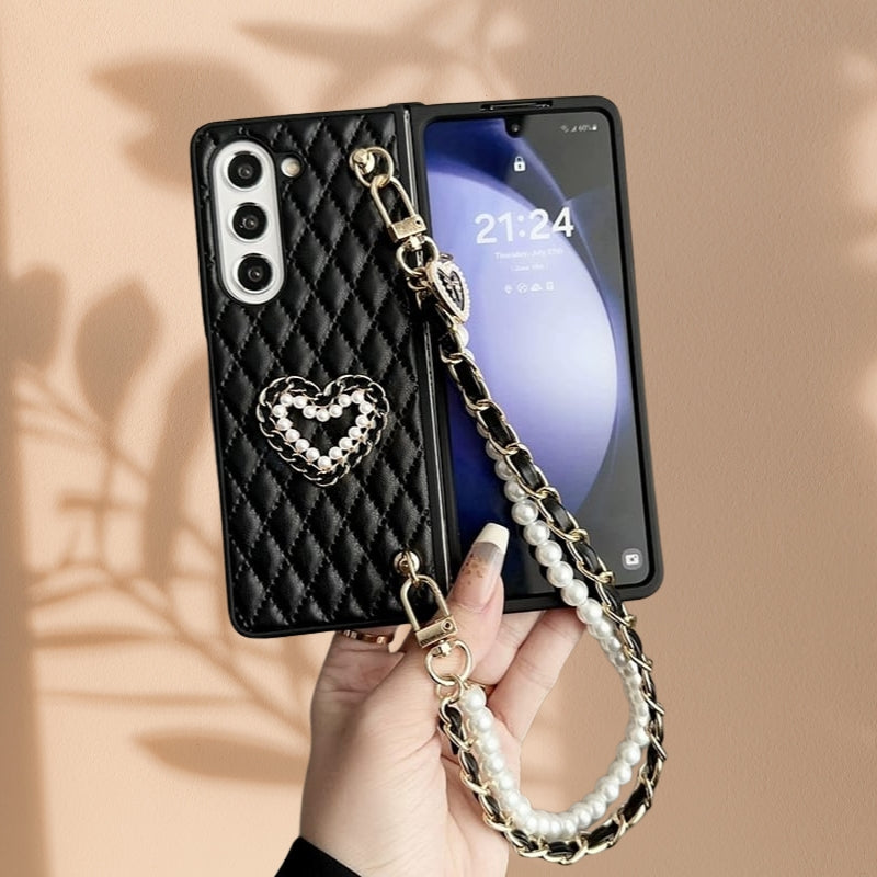 Samsung Galaxy Z Fold 6 Heart Pearl Chain Bracelet Cover