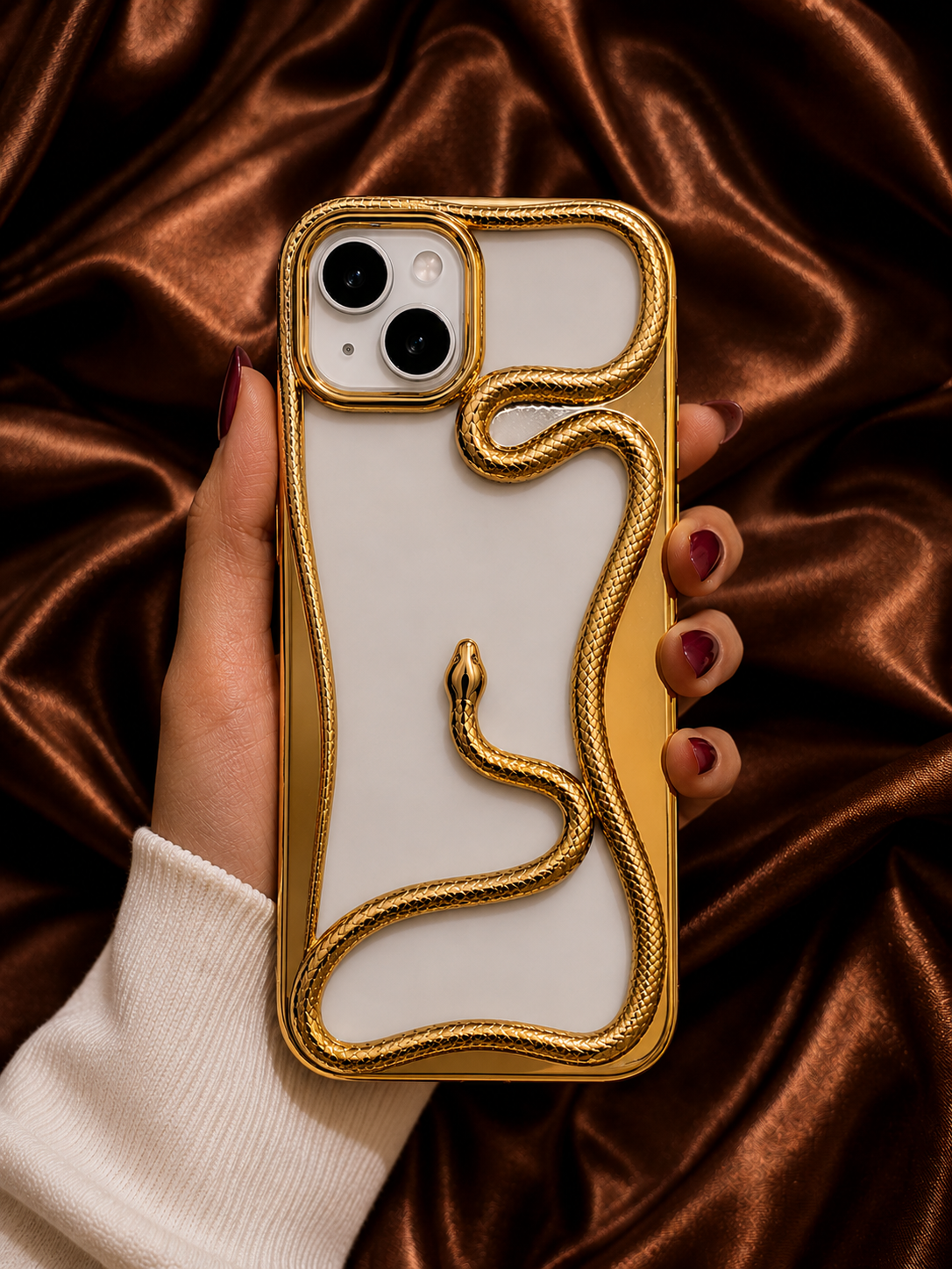 iPhone 16 3D Snake Cover - lifestyle