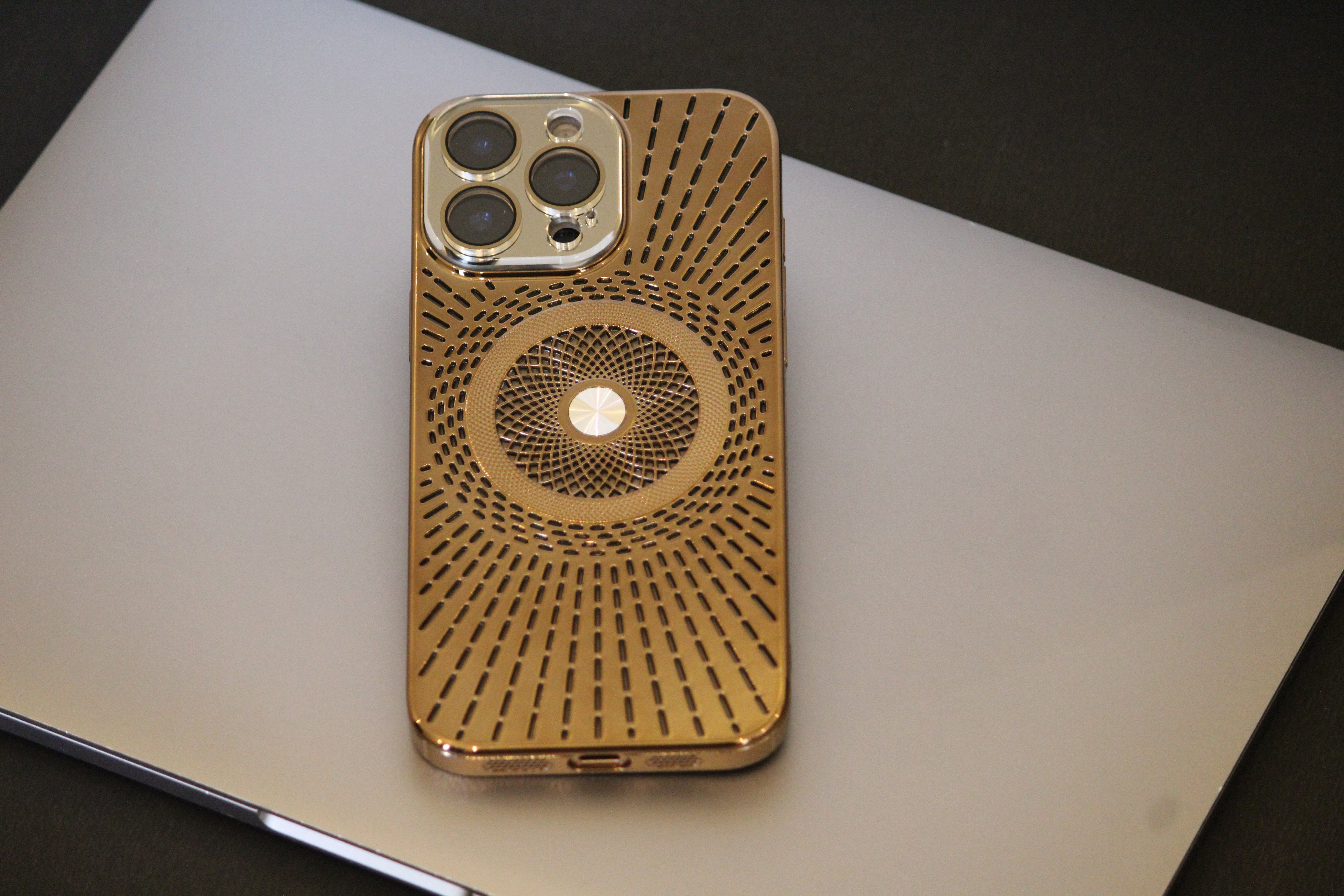 iPhone 16 Pro Royal Copper Electroplated Protection Cover - case features