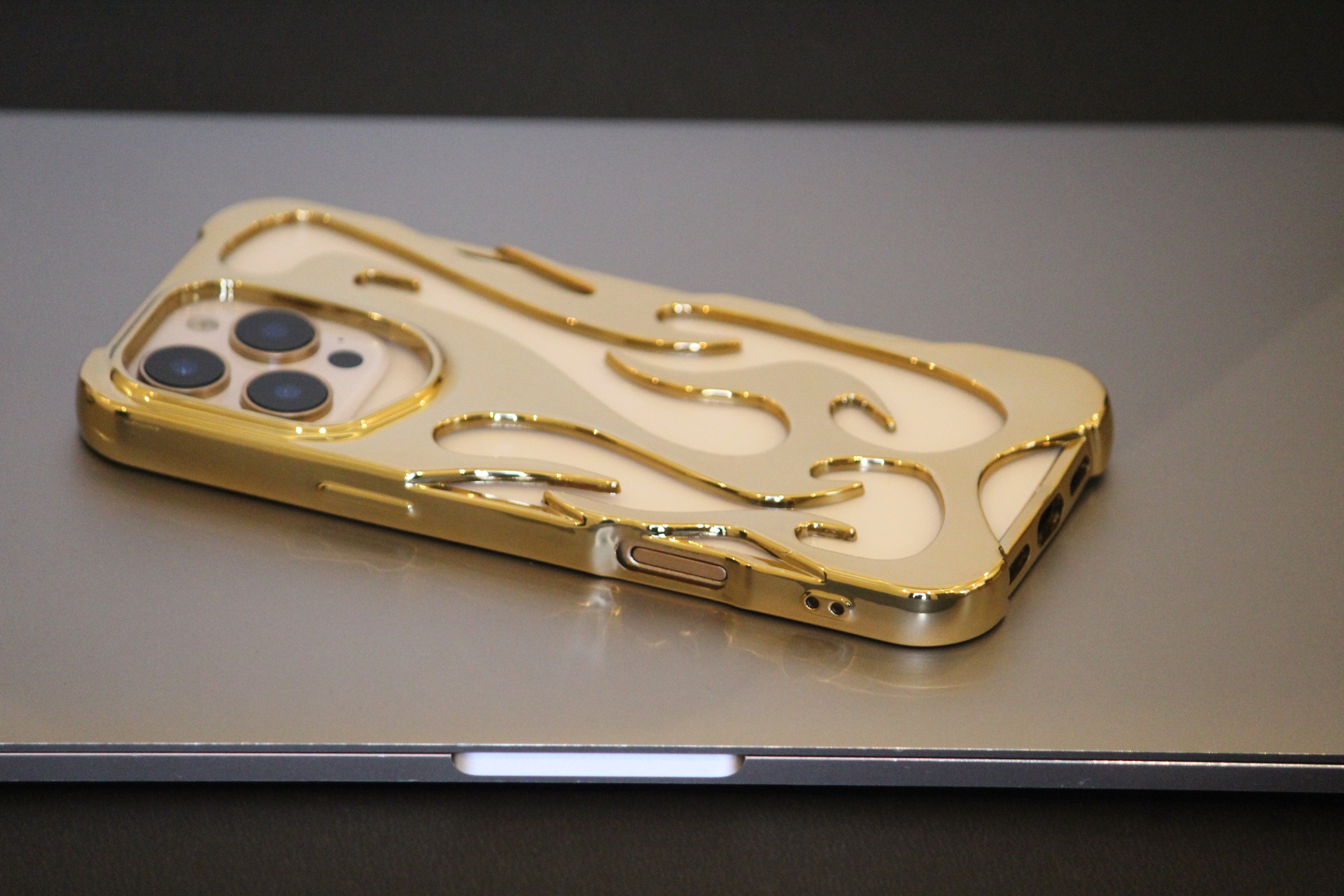 iPhone 16 Pro 3D Flame Gold Electroplated Cover - lifestyle