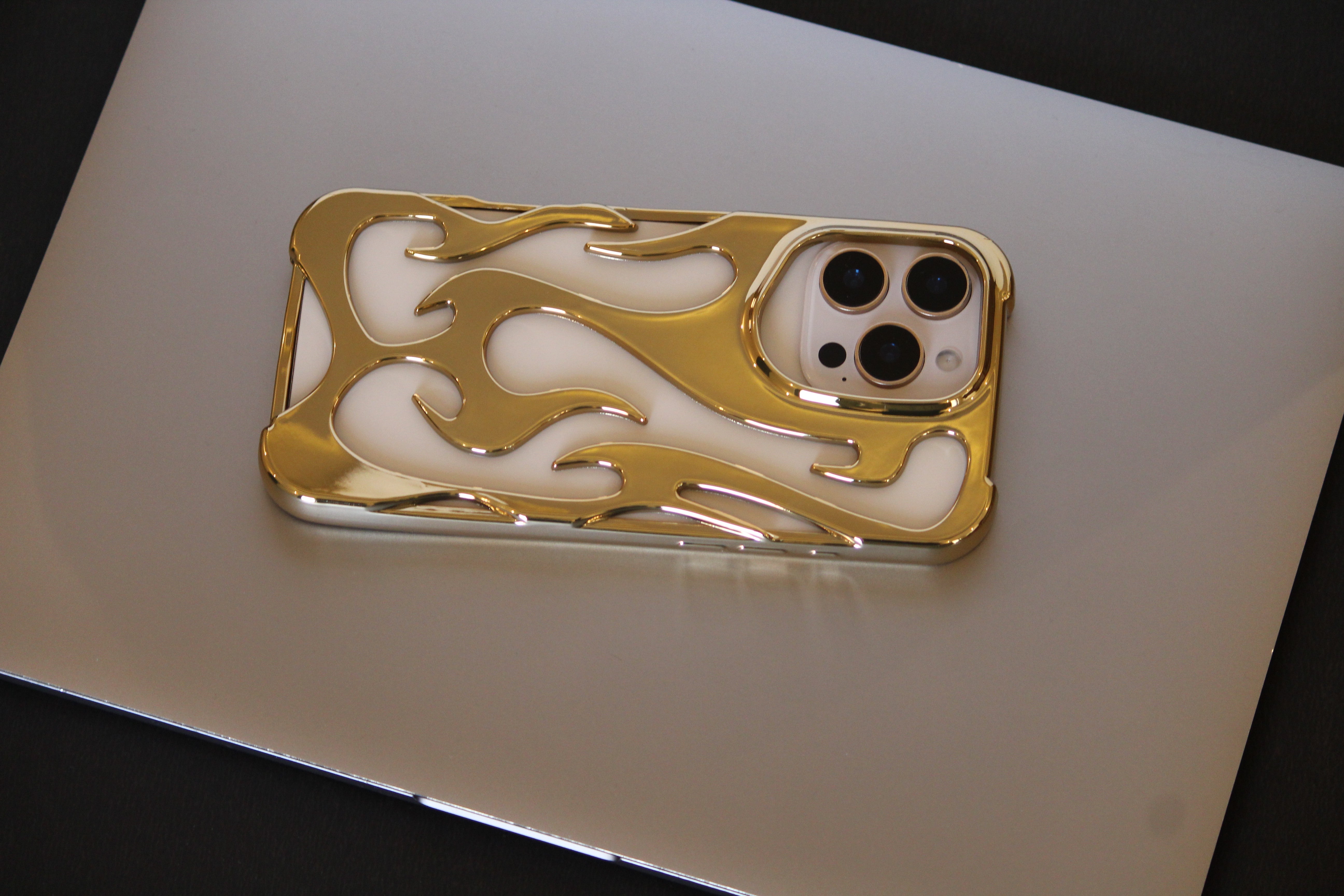 iPhone 16 Pro 3D Flame Gold Electroplated Cover - protective case detail