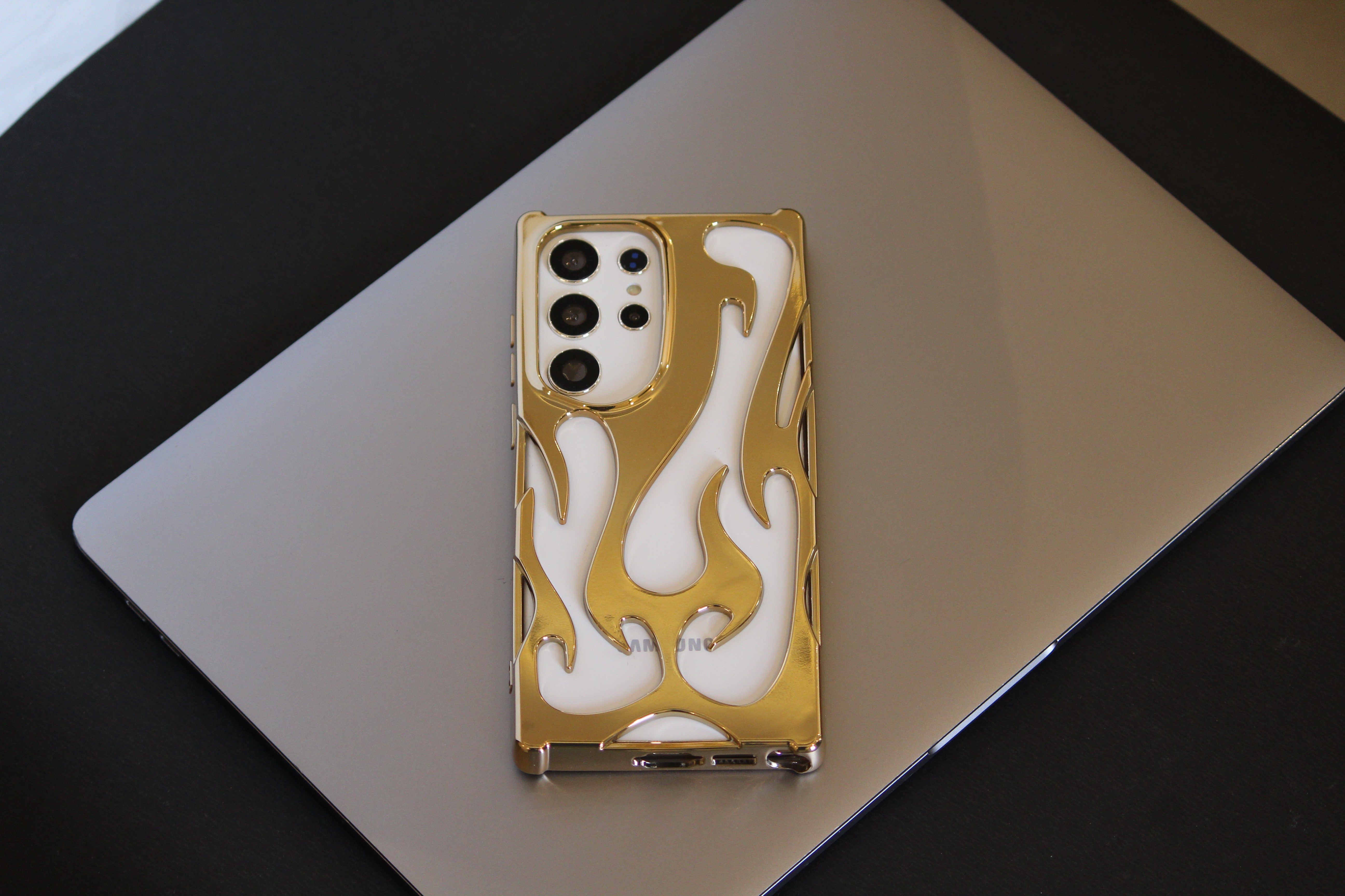 Samsung Galaxy S25 Series 3D Flame Gold Electroplated Cover - phone case