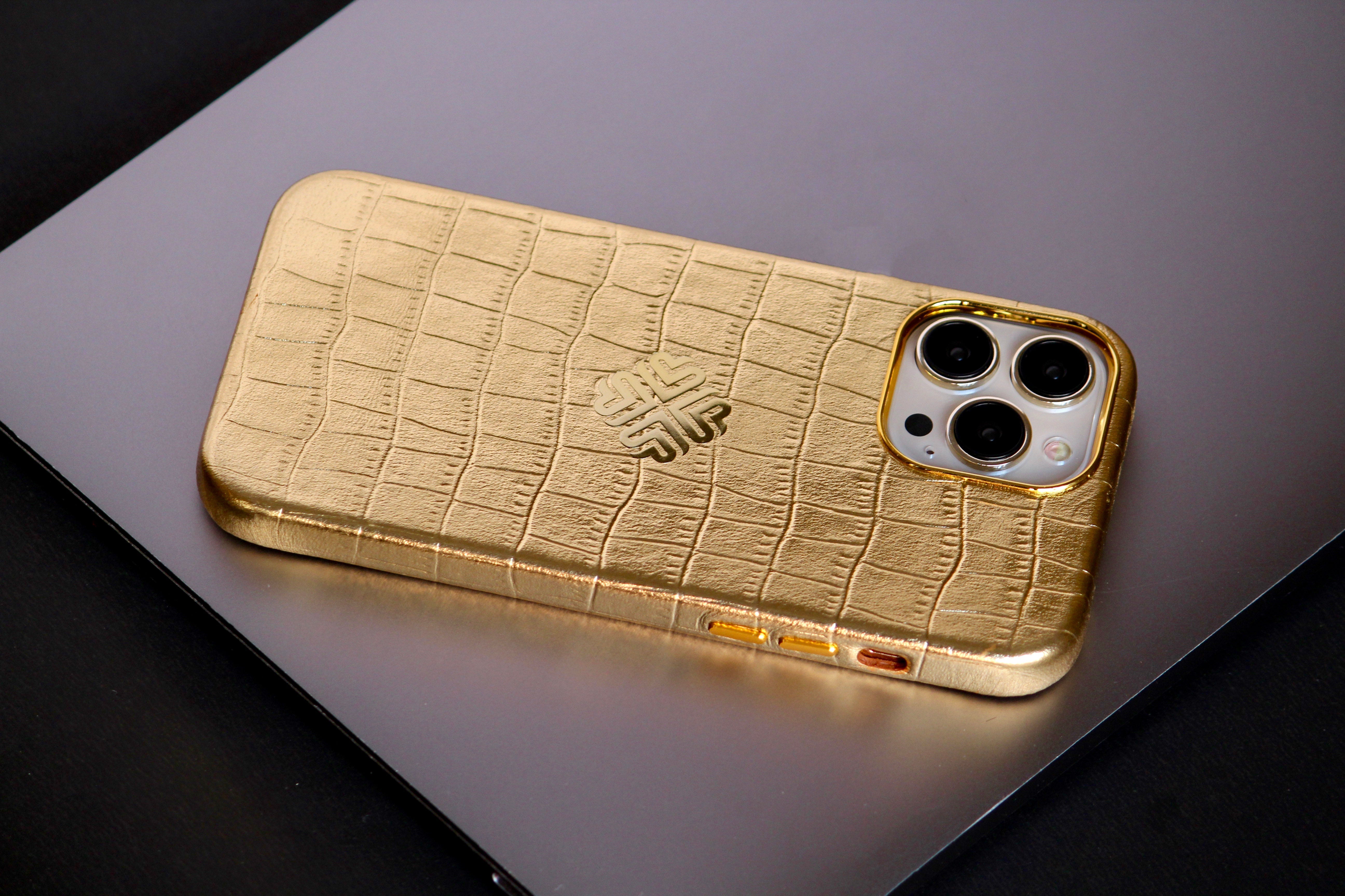 iPhone 16 Pro Leather iPhone Cover - protective case detail