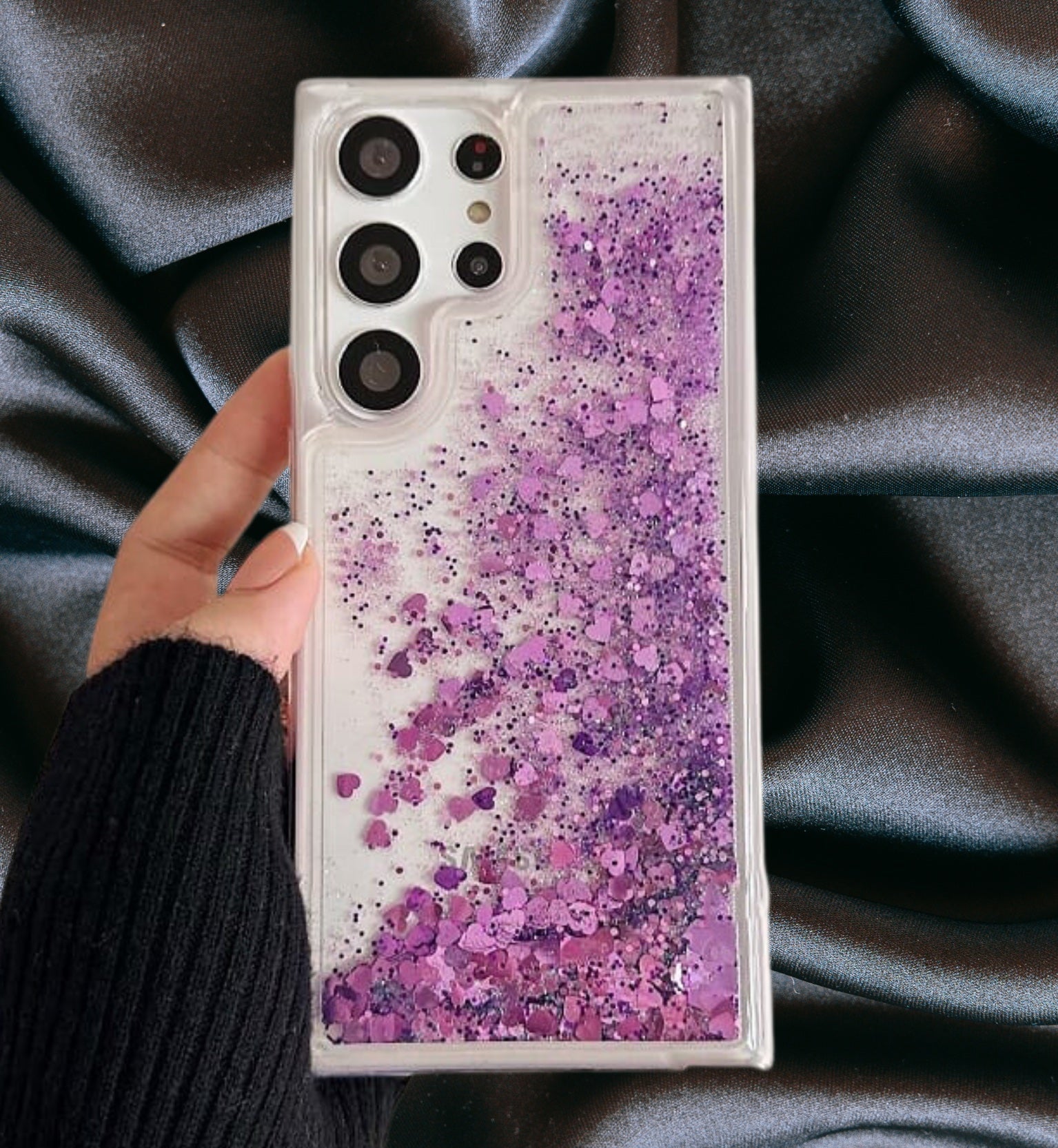 Elegant Moving Hearts Glitter Quicksand Cover iPhone cover – JustAndBest India
