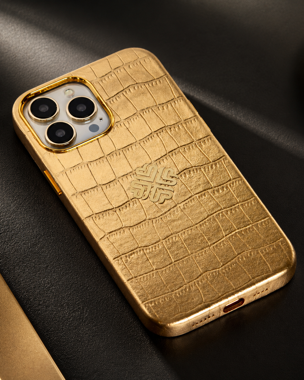 iPhone 13 Pro Max Leather iPhone Cover - lifestyle