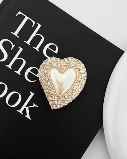 Pearl Heart Rhinestones Phone Gripper Holder - protective case detail