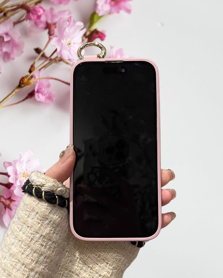 Protective phone case for iPhone 16