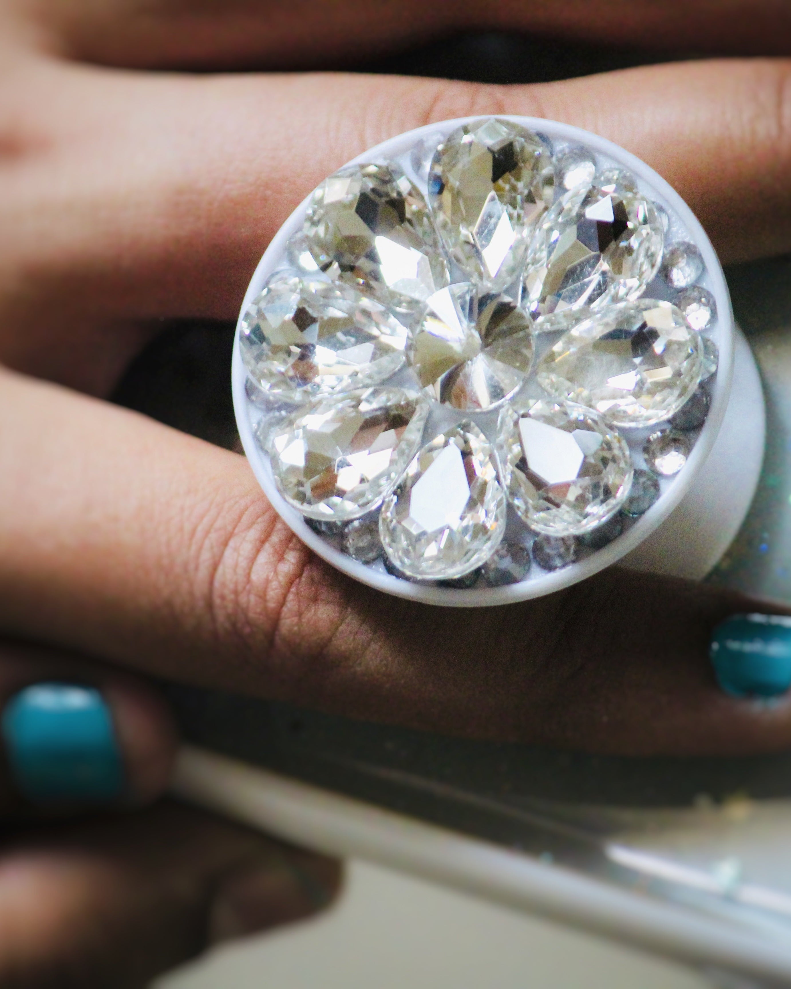 Diamond Rhinestones Phone Gripper Holder - protective case detail