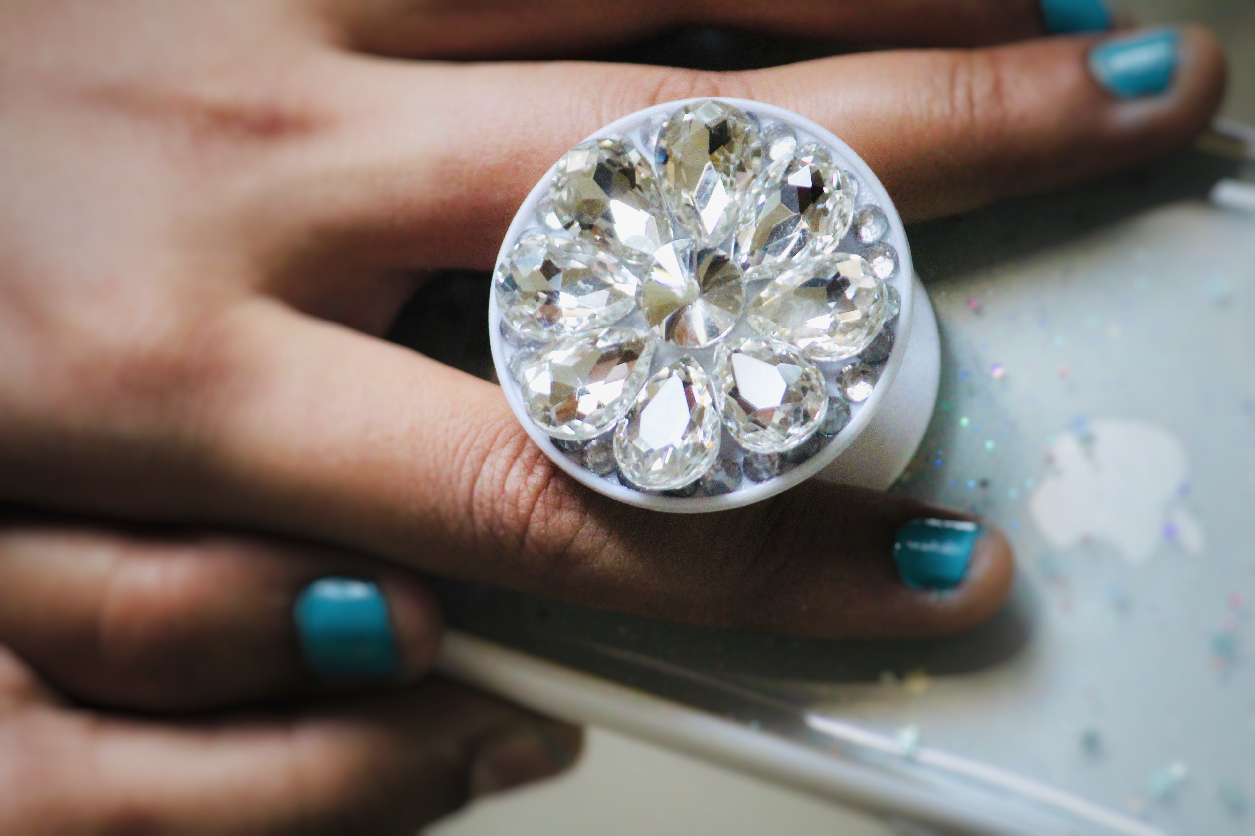 Diamond Rhinestones Phone Gripper Holder - protective case detail