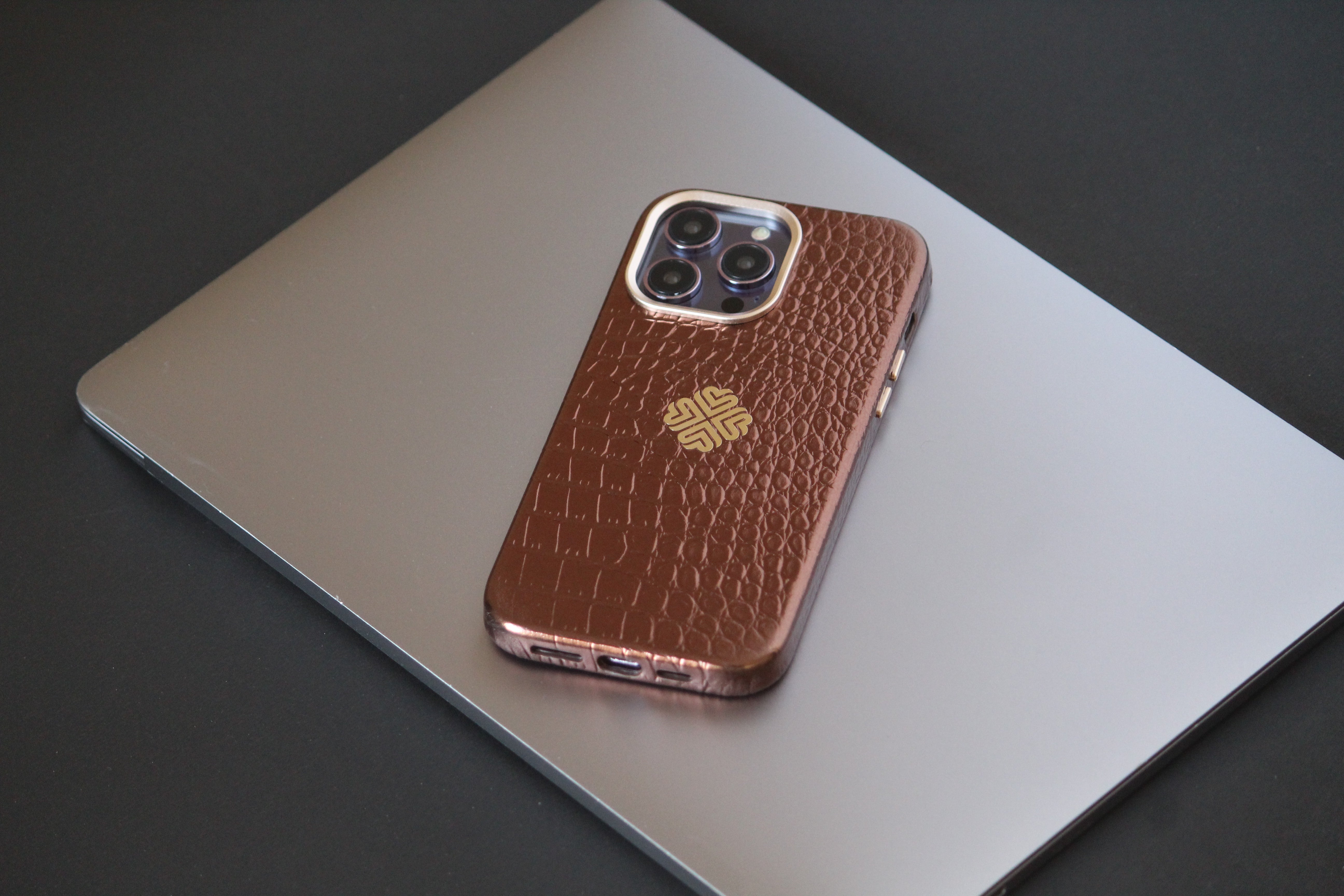 genuine leather iphone 15 pro max cover