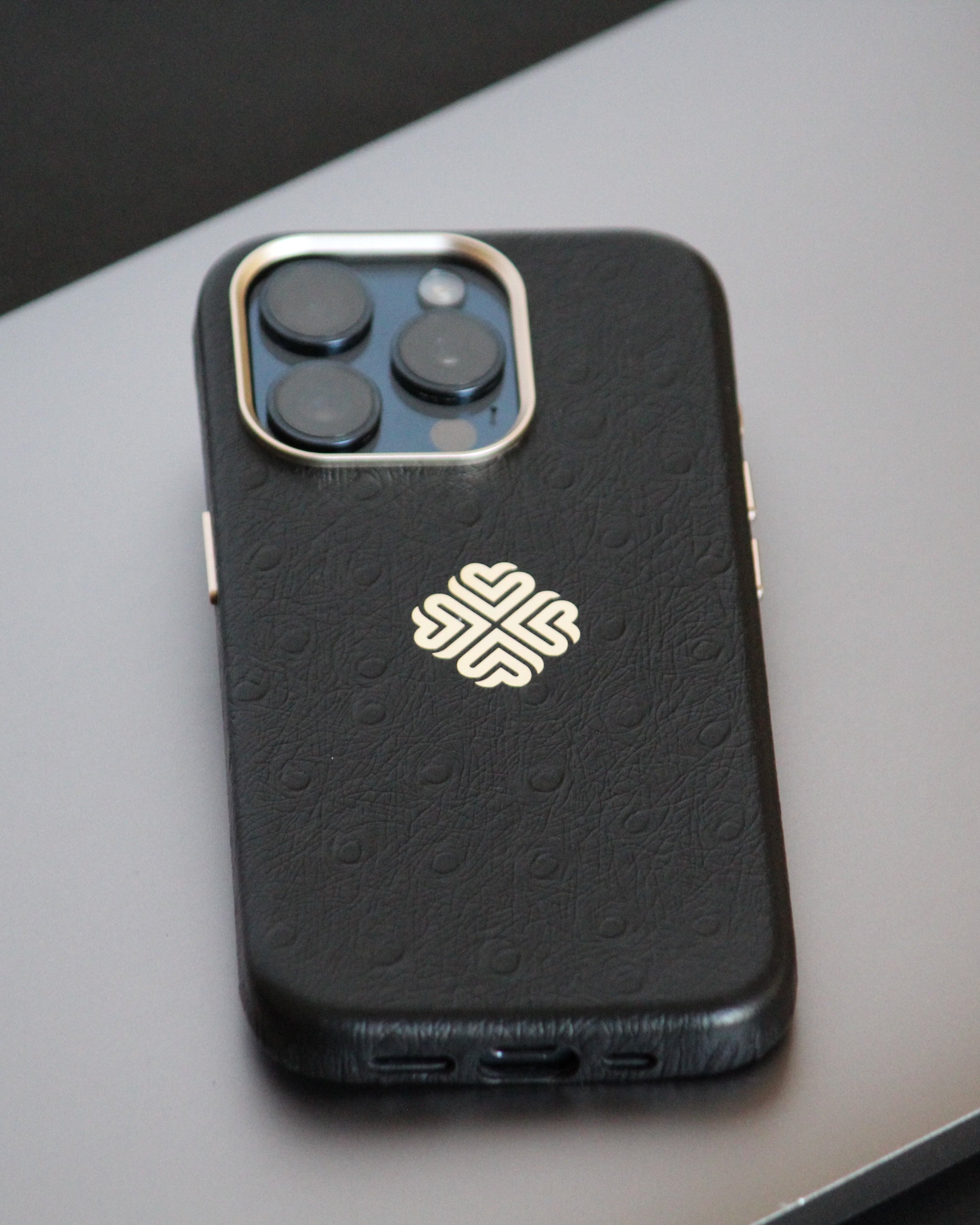 magsafe iphone 15 pro for men