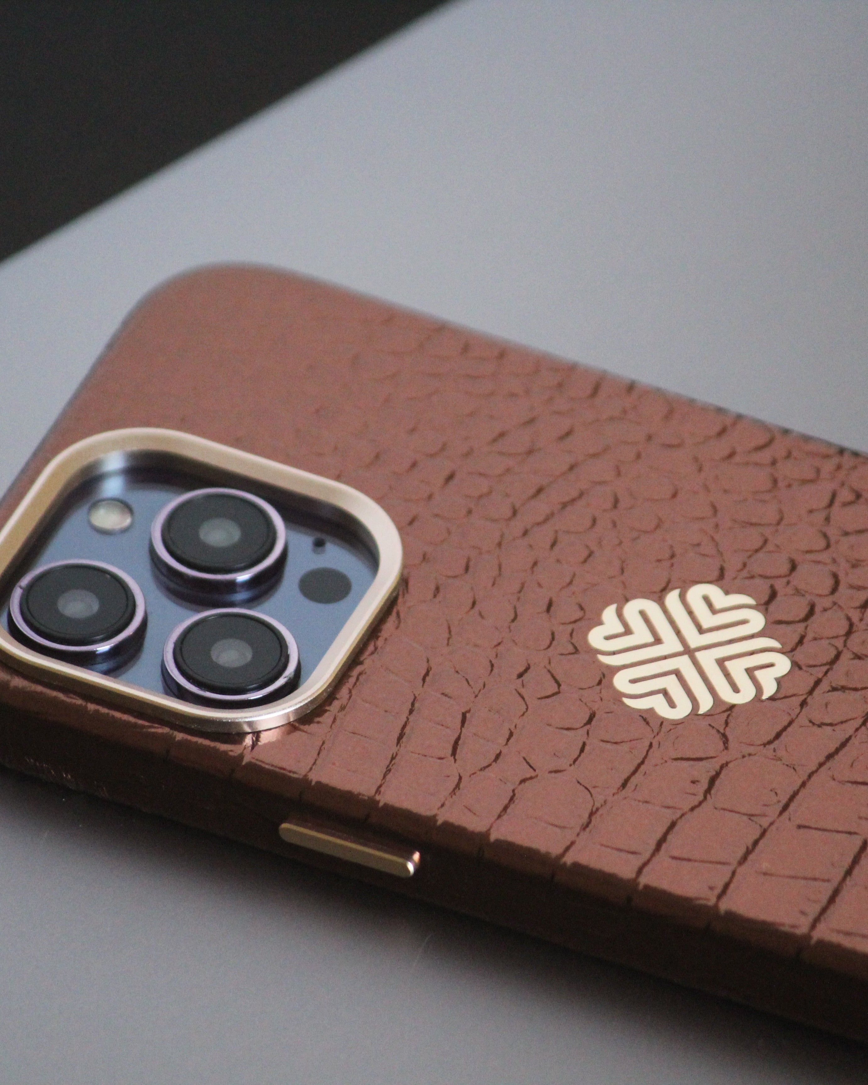 iphone 15 pro max leather cover