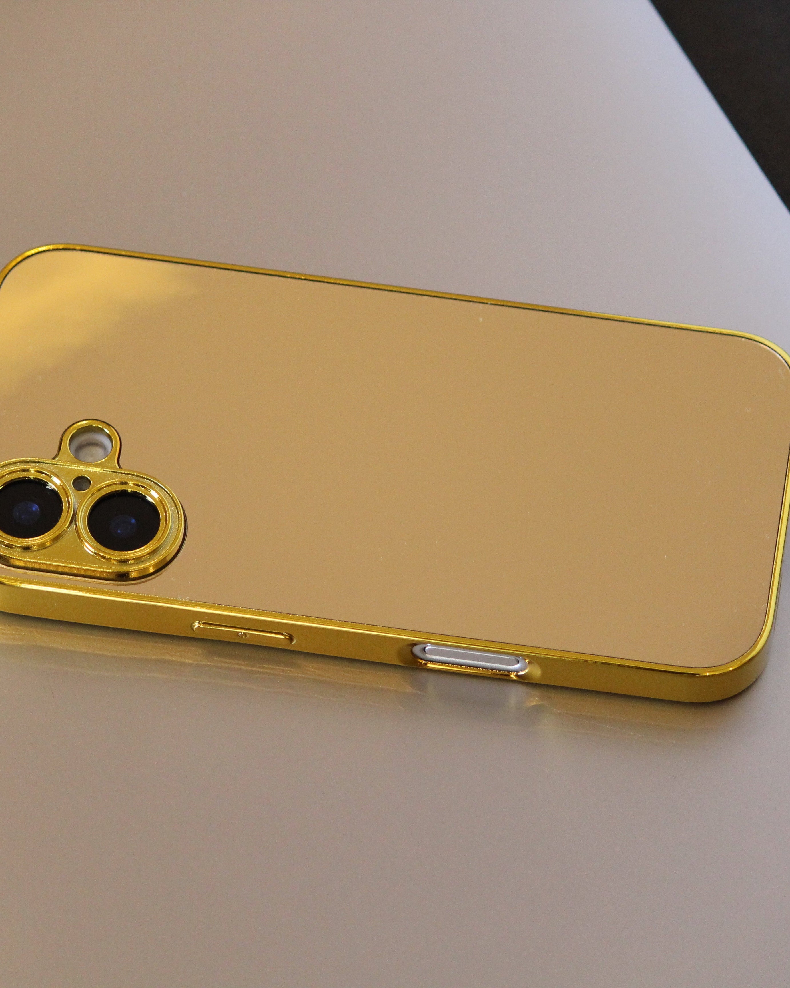 iPhone 17 Gold Electroplated Protection Case - protective case detail