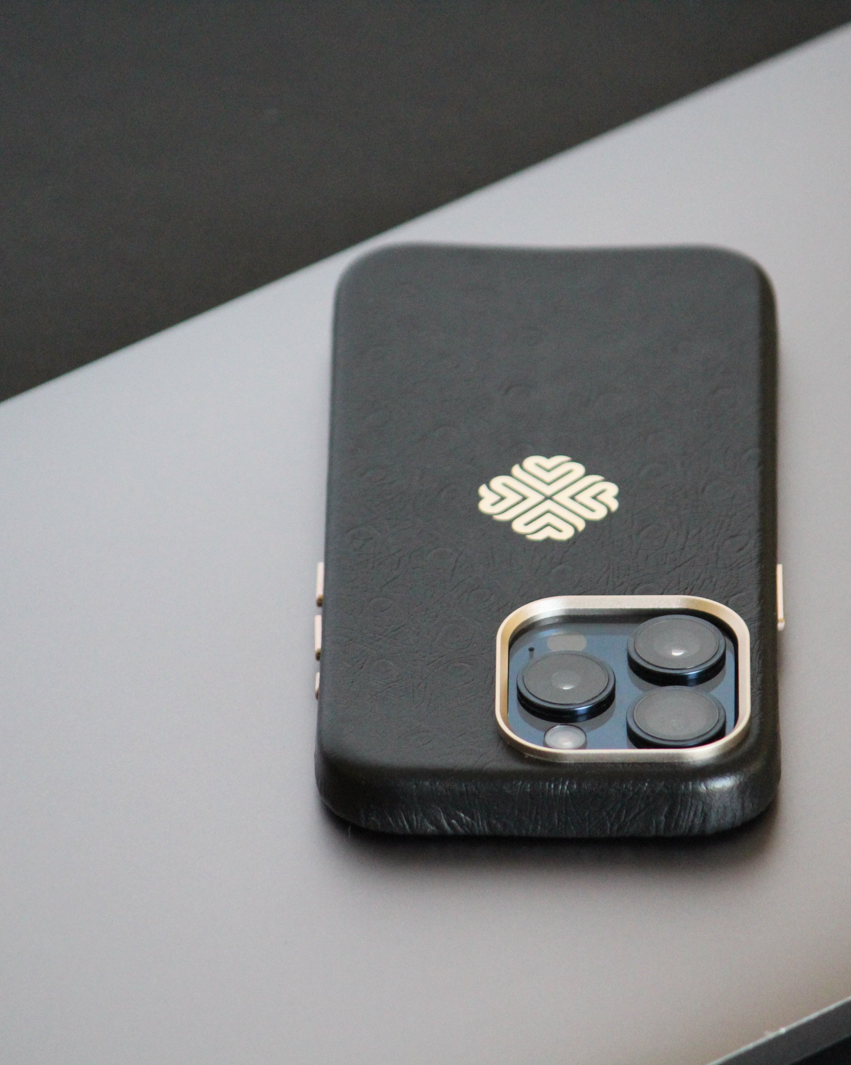 best iphone 15 pro max cover