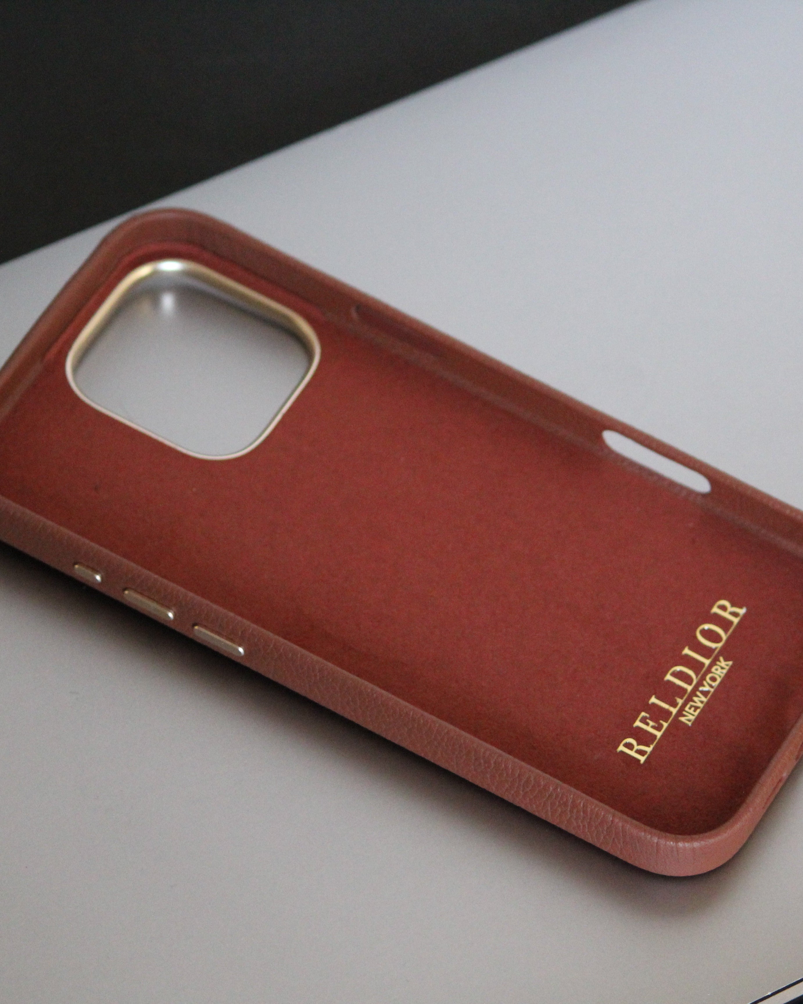 leather cover iphone 16