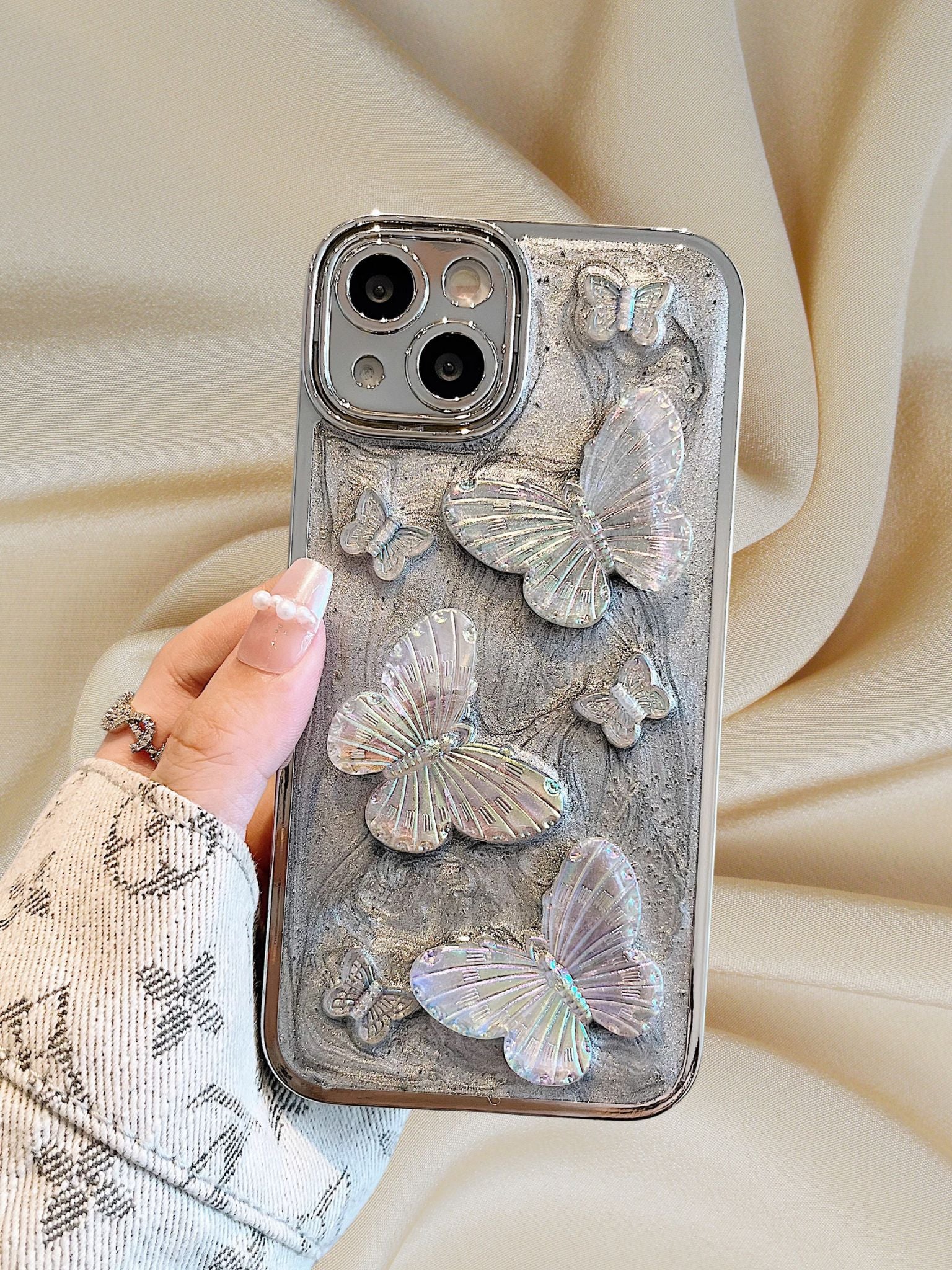 iPhone 15 3D Butterflies Shining Rainbow Cover - protective case detail