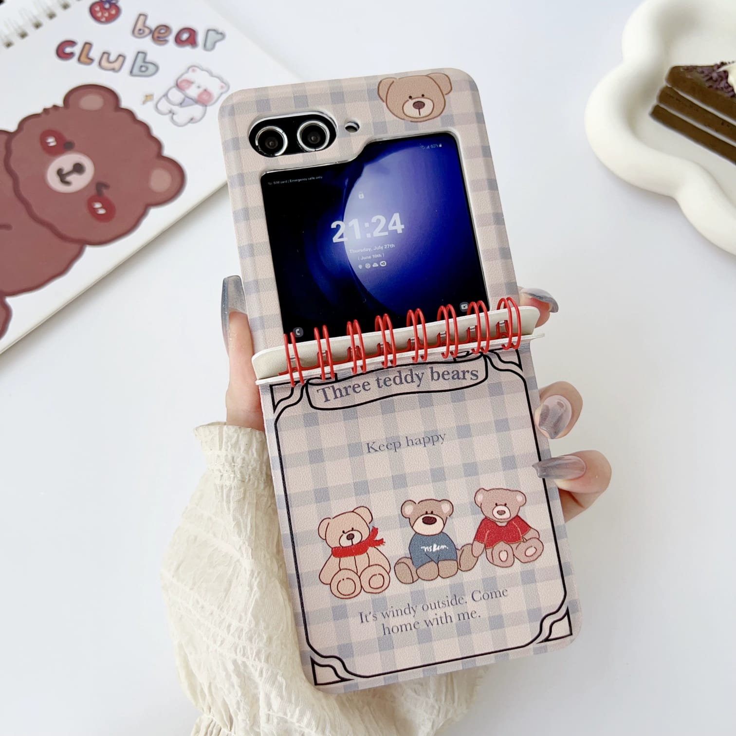 Samsung Galaxy Z Flip 5 Teddy Bears Notebook Case - case features