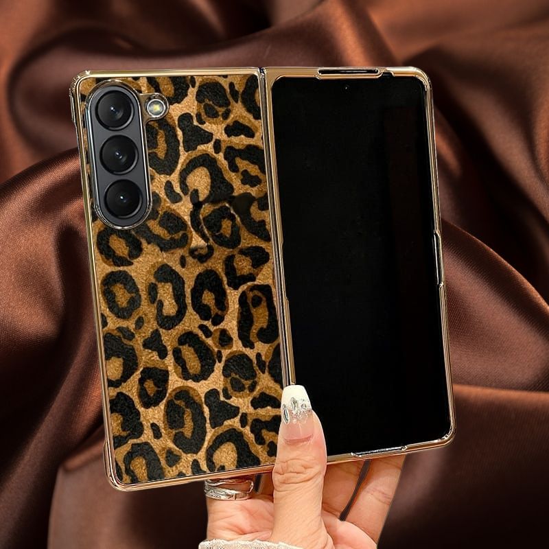 Samsung Galaxy Z Fold 3 Leopard Print Gold Electroplated Cover - slim profile