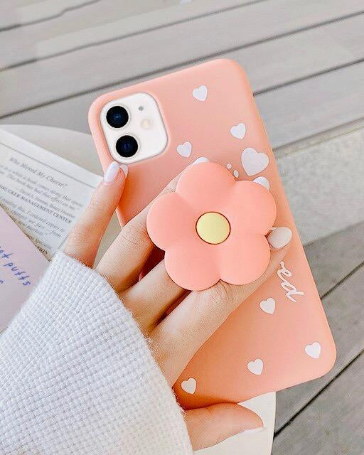 iPhone 11 case with phone grip