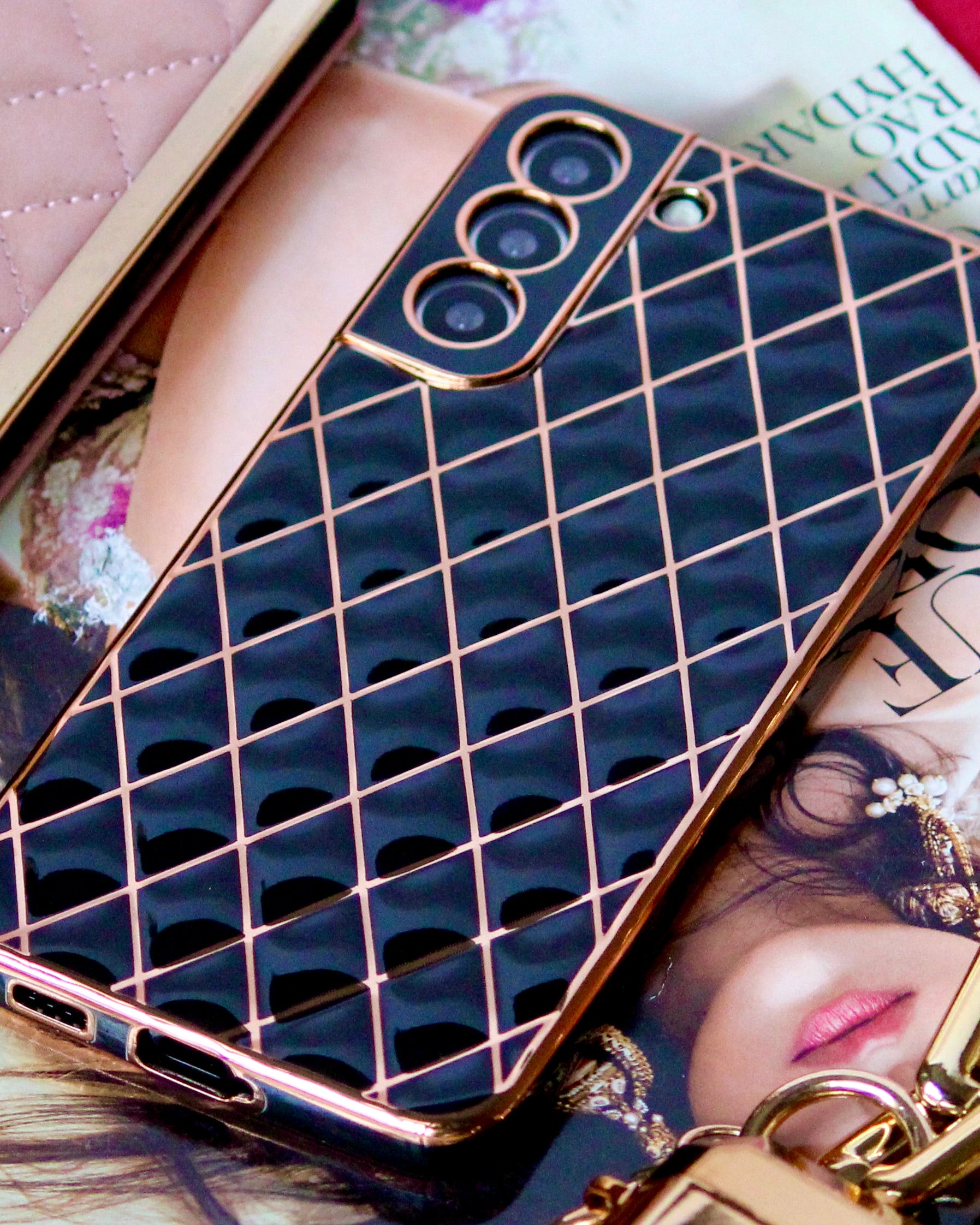Glossy Black Grid Gold Electroplated Cover iPhone cover – JustAndBest India