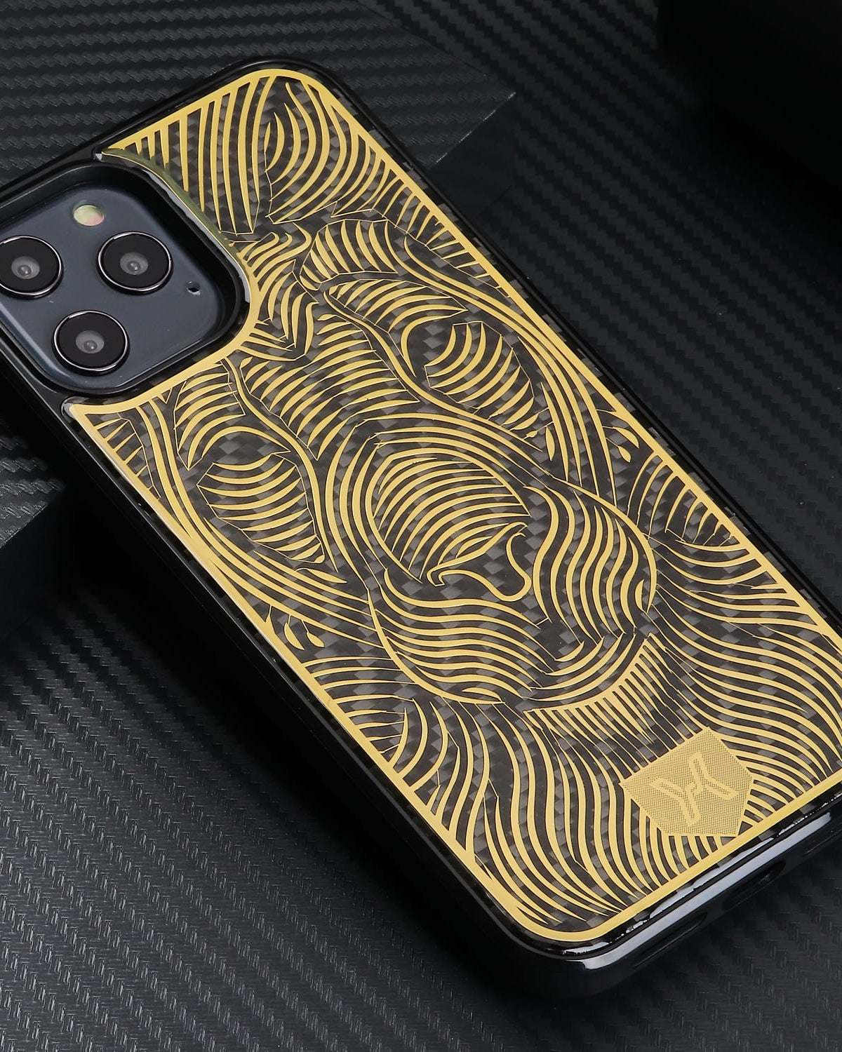 golden loin iphone cover