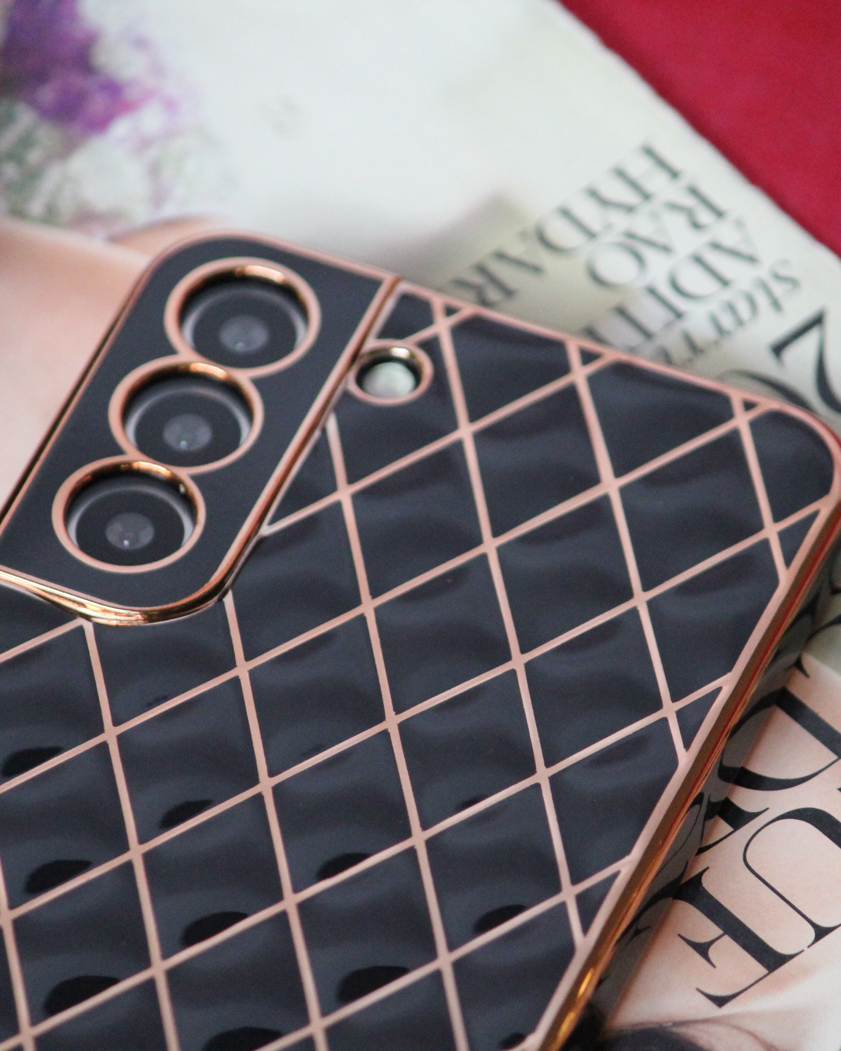 Glossy Black Grid Gold Electroplated Cover iPhone cover – JustAndBest India