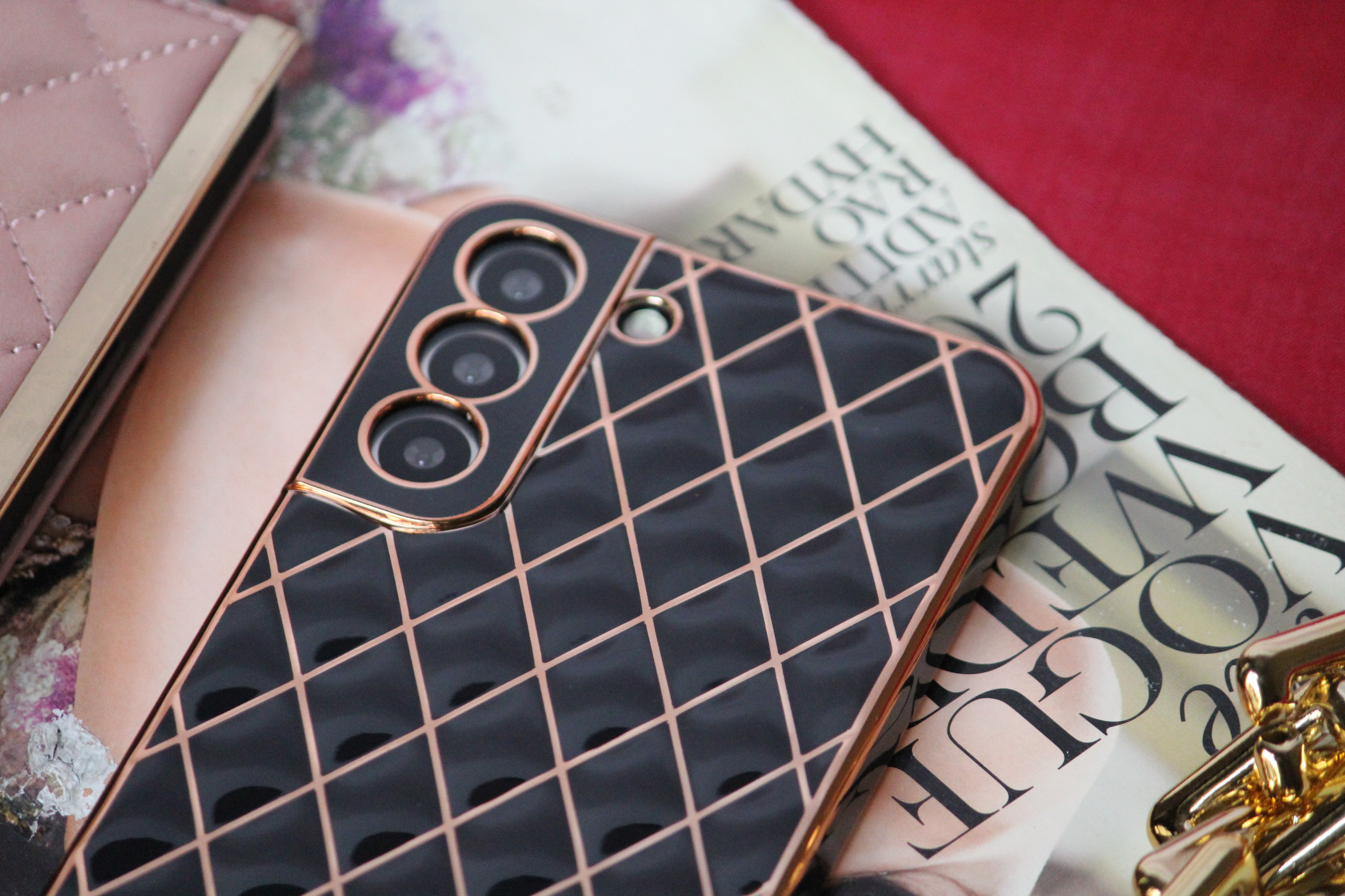Glossy Black Grid Gold Electroplated Cover iPhone cover – JustAndBest India