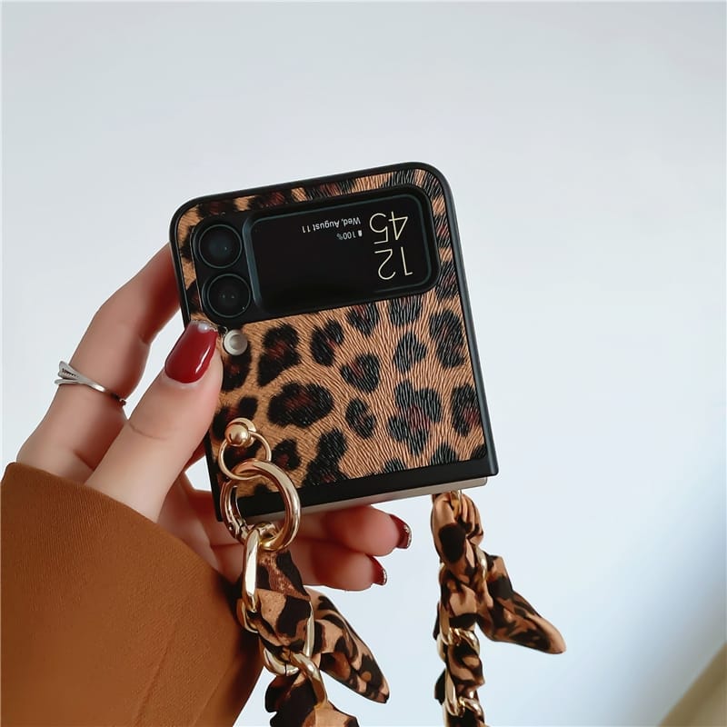 Leopard Style Gold Chain Bracelet Cover iPhone cover – JustAndBest India