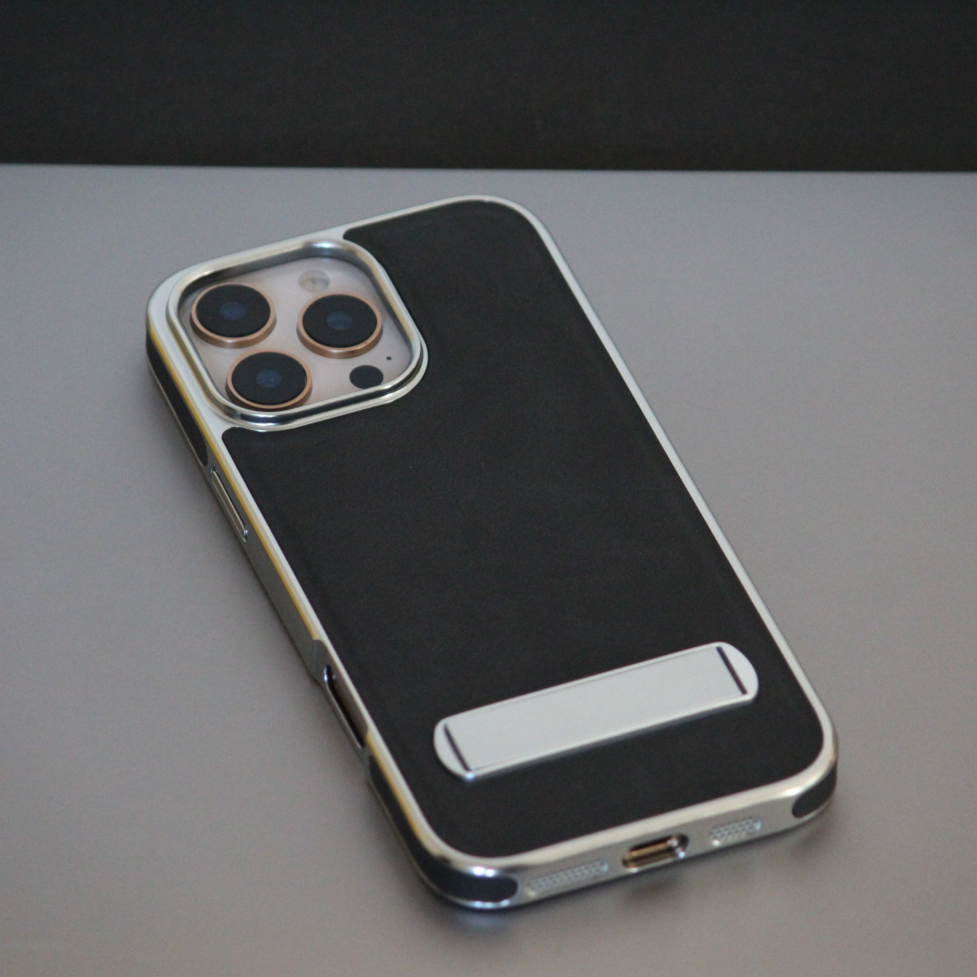 Leather iPhone 16 Pro Cases