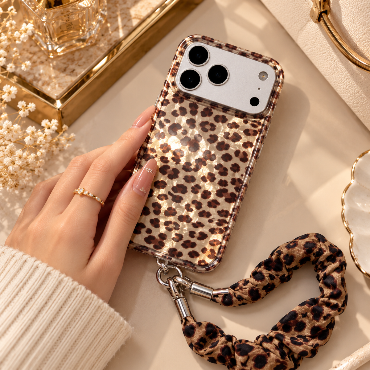 iPhone 17 / iPhone 17 Air / 17 Pro / iPhone 17 Pro Max Covers for Women