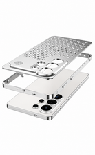 Samsung Galaxy S26 Ultra Metallic Matrix Heat Dissipation Cover - lifestyle
