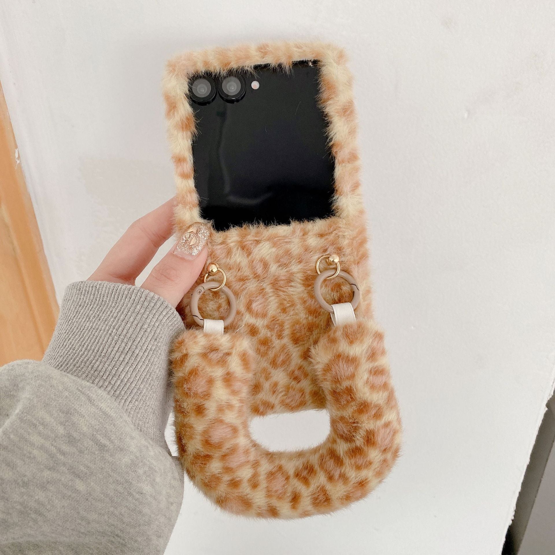 Samsung Galaxy Z Flip 5 Leopard Plush Loop Case - case features