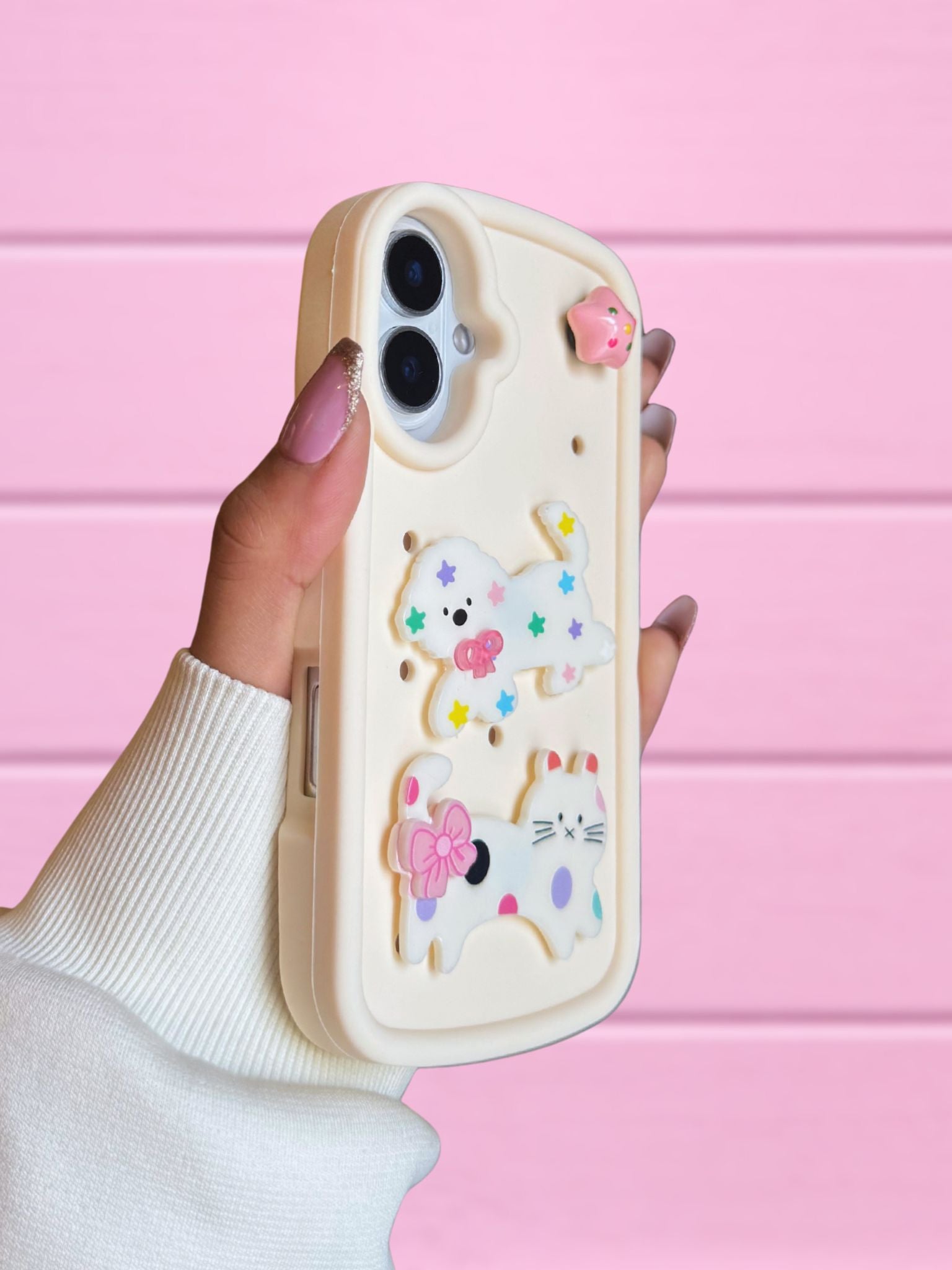 iPhone 16 Series 3D Rotating Pets Cover - slim profile