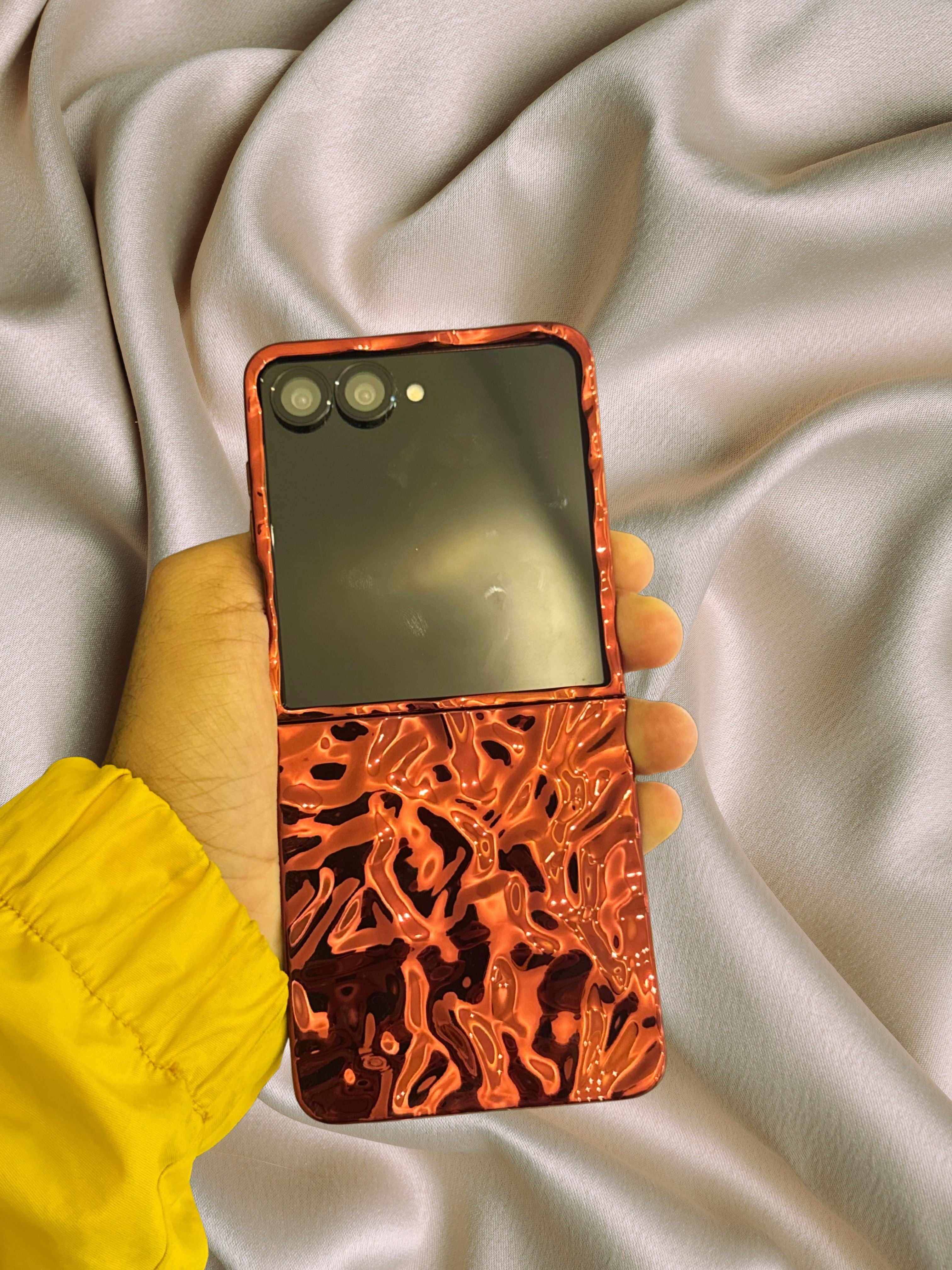 Samsung Galaxy Z Flip 7 Lava Red Glossy Cover - protective case detail