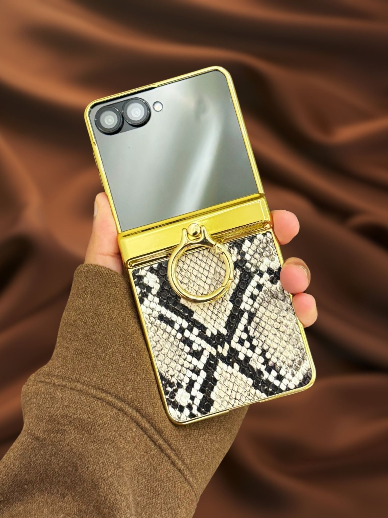 Samsung Galaxy Z Flip 7 Gold Electroplated Python Leather Cover()