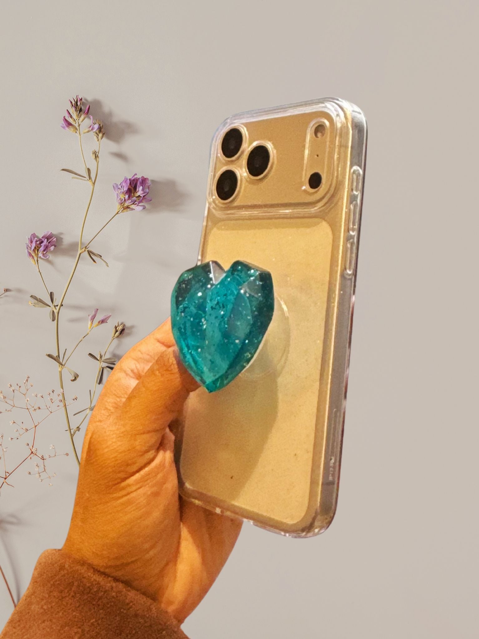 Dark gray 3D Glitter Heart Phone Gripper Holder - case features