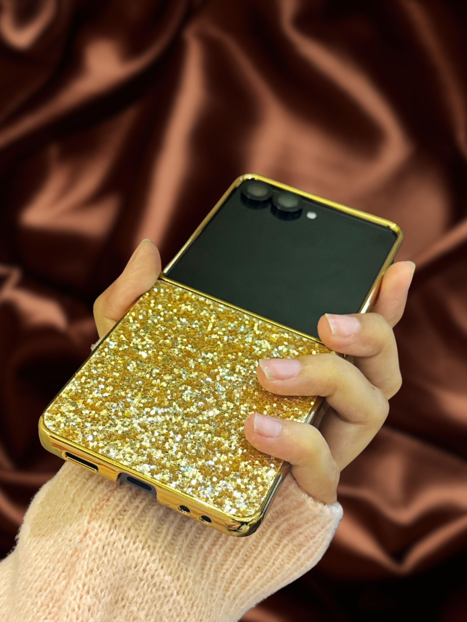 Samsung Galaxy Z Flip 7 Bling Glitter Sequin Cover - case features