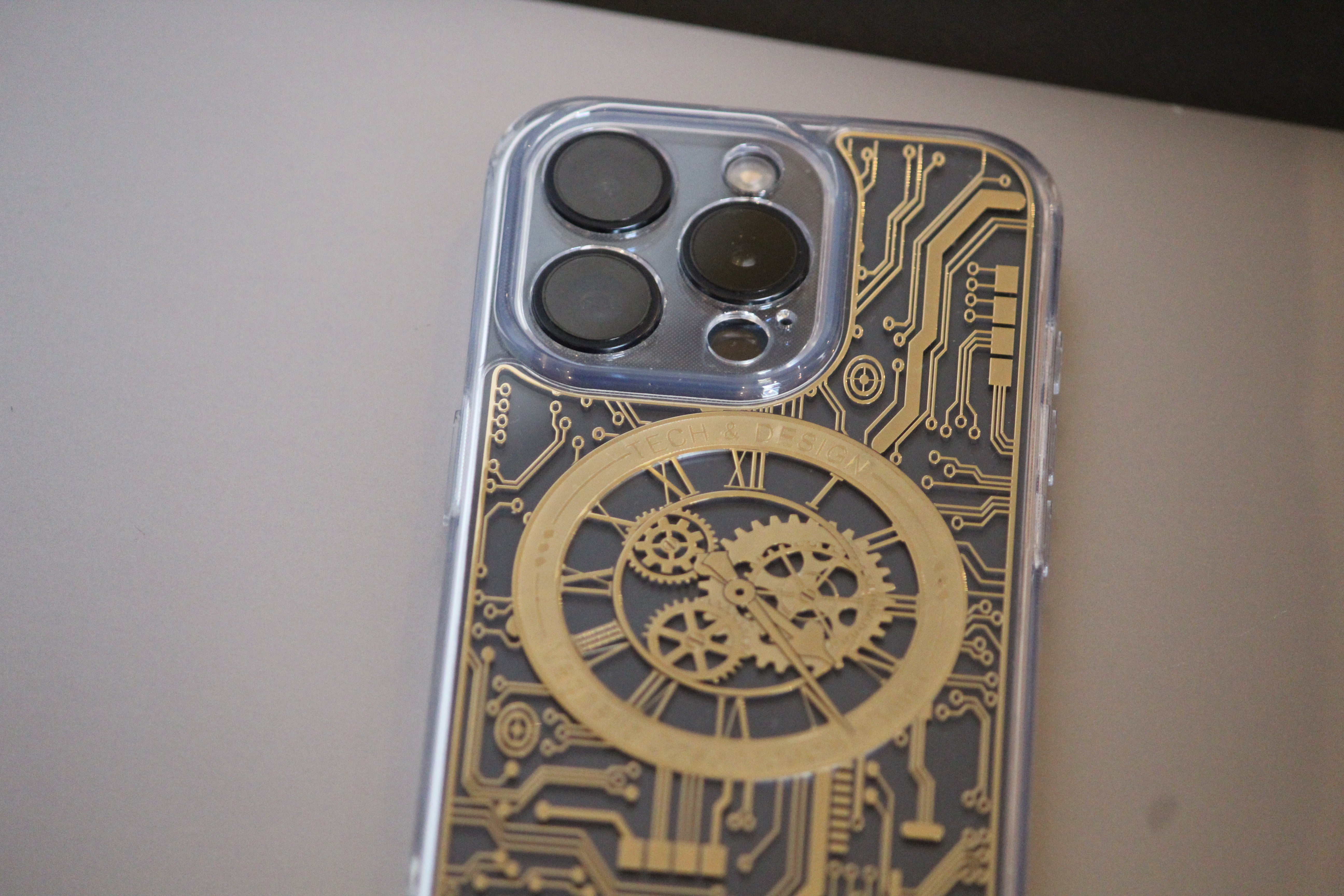 iPhone 15 Series Gold 3D Electroplated Circuit Case - case features