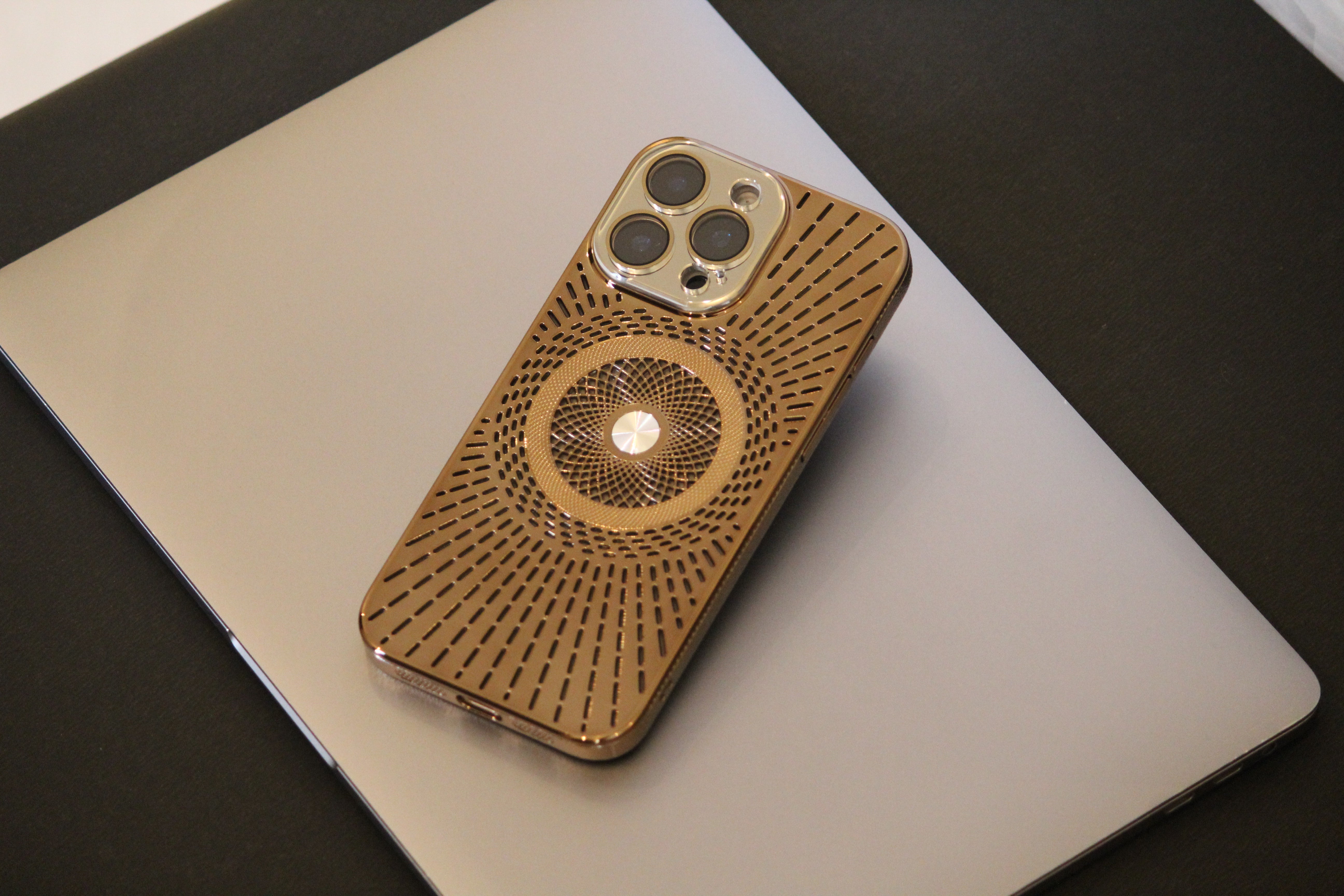 iPhone 16 Pro Royal Copper Electroplated Protection Cover - protective case detail