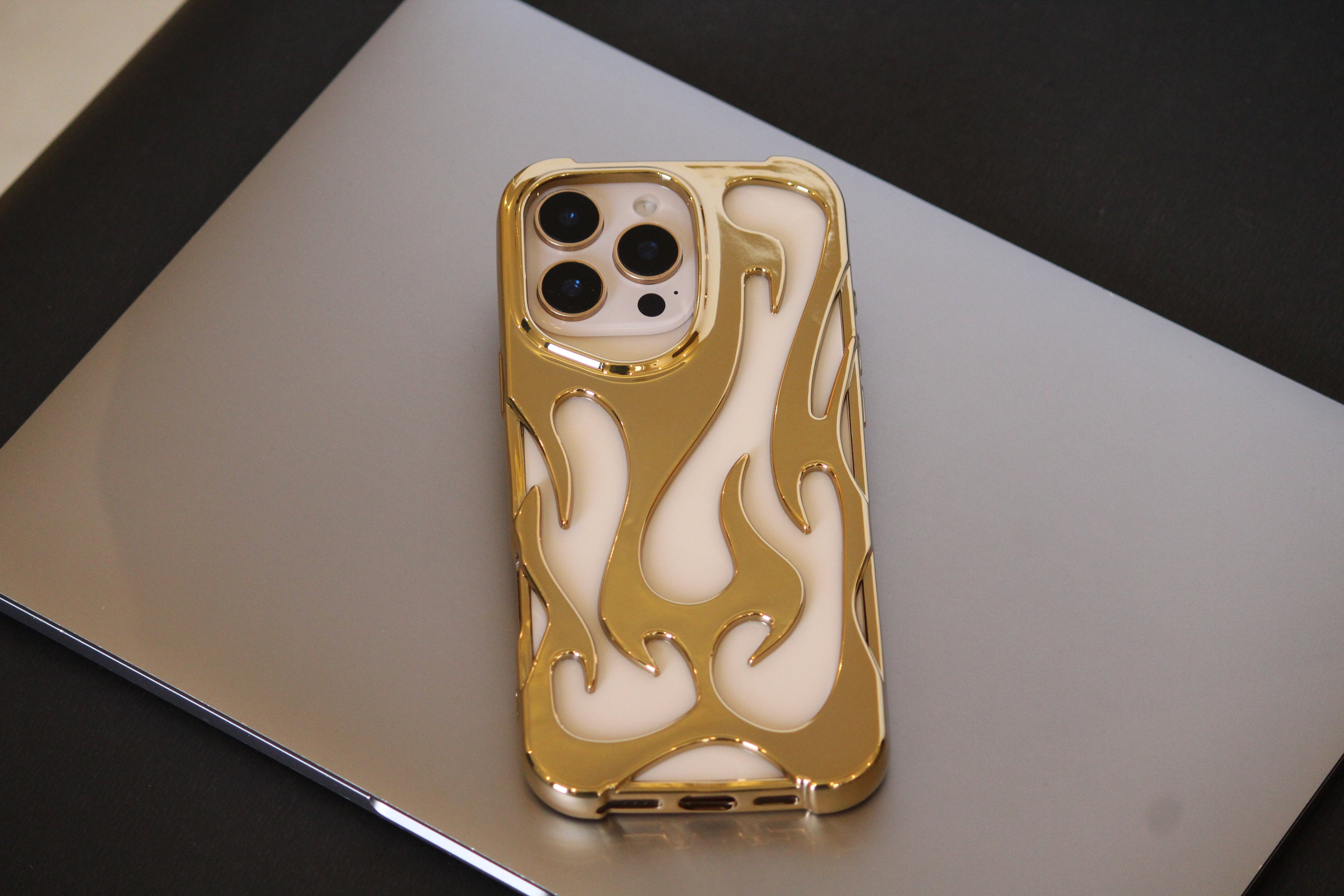 iPhone 16 Pro 3D Flame Gold Electroplated Cover - protective case detail