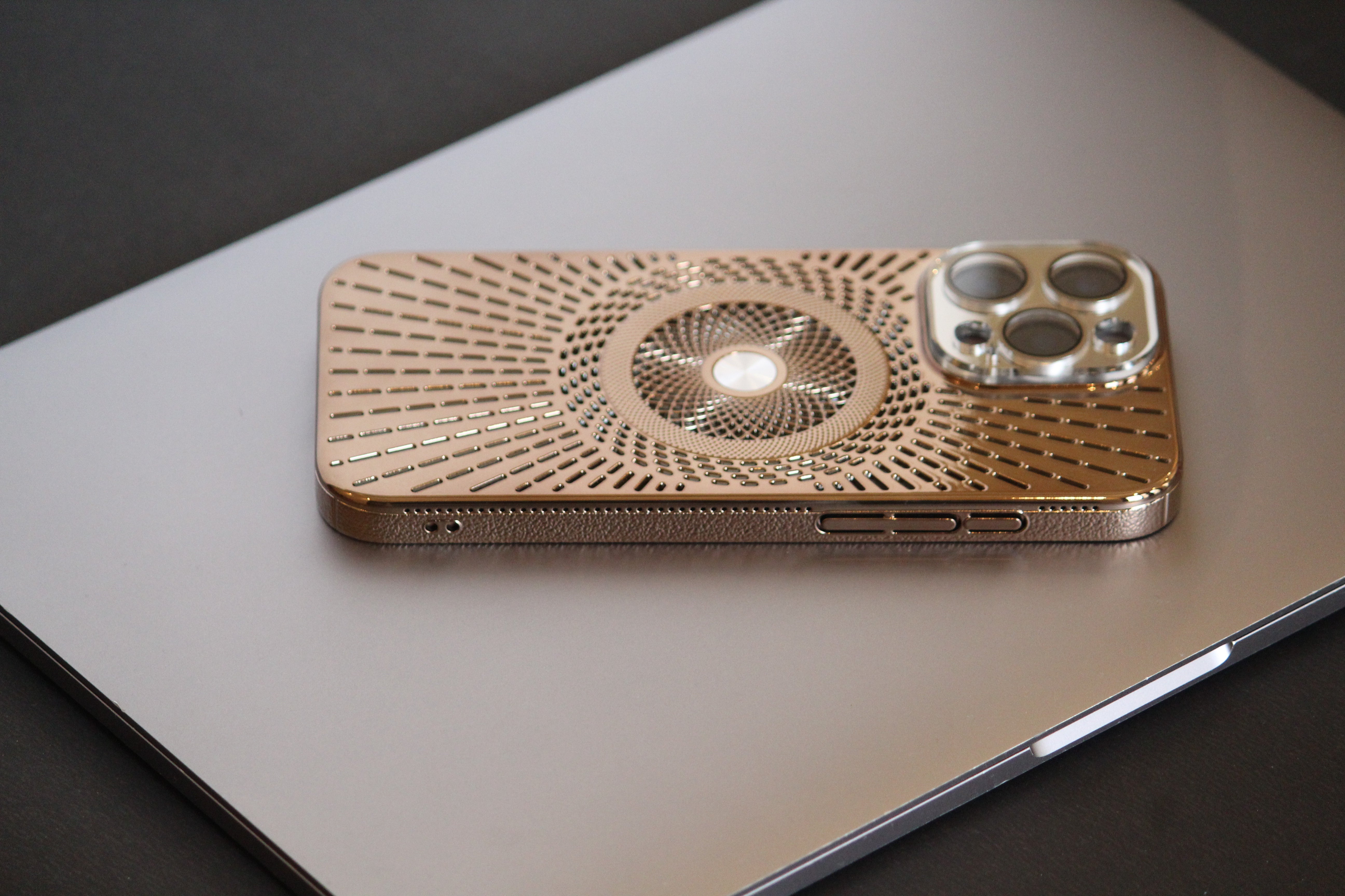 iPhone 16 Pro Royal Copper Electroplated Protection Cover - protective case detail