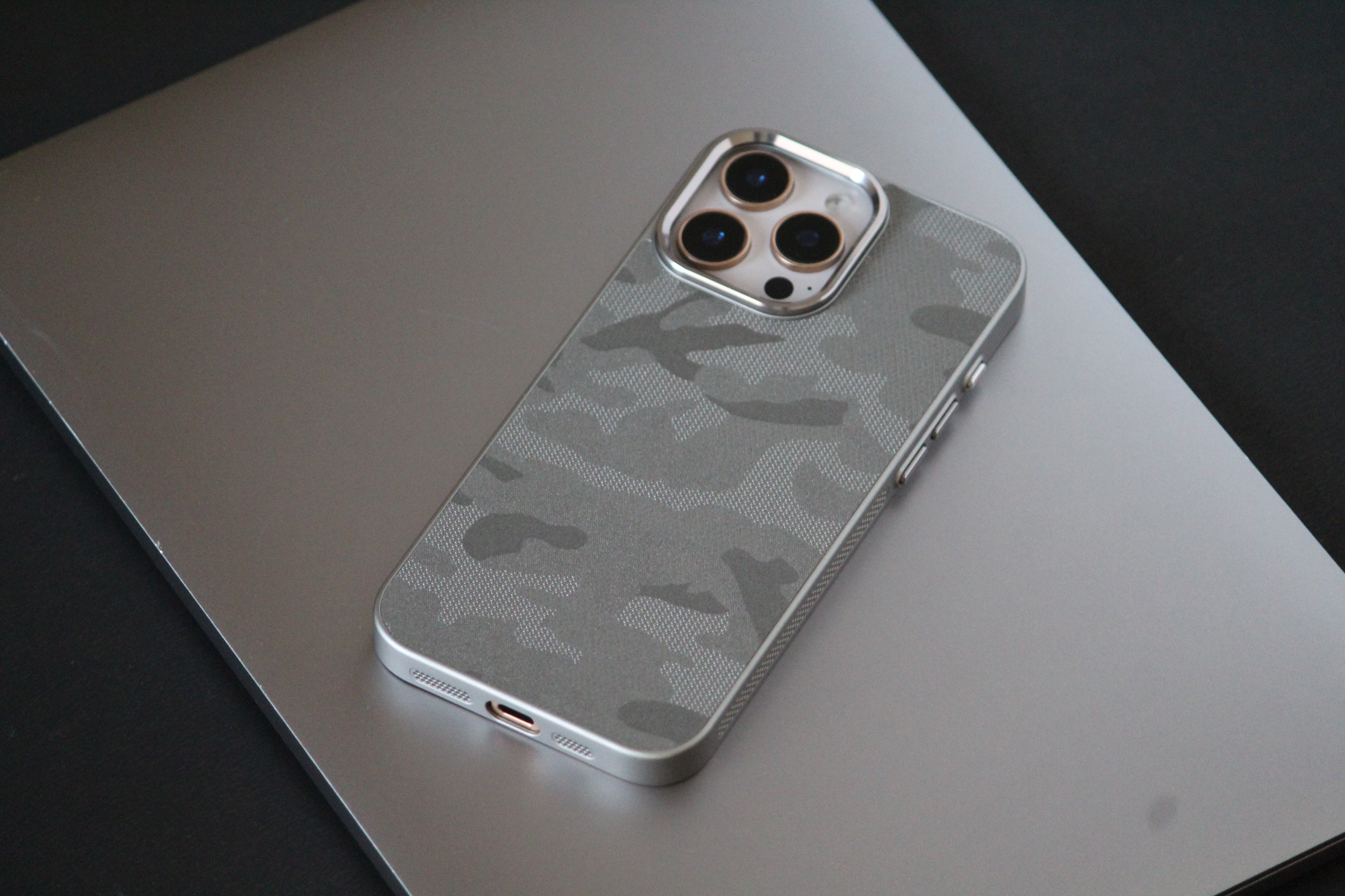 Camo Pattern 3D Effect Slim Cover iPhone cover – JustAndBest India