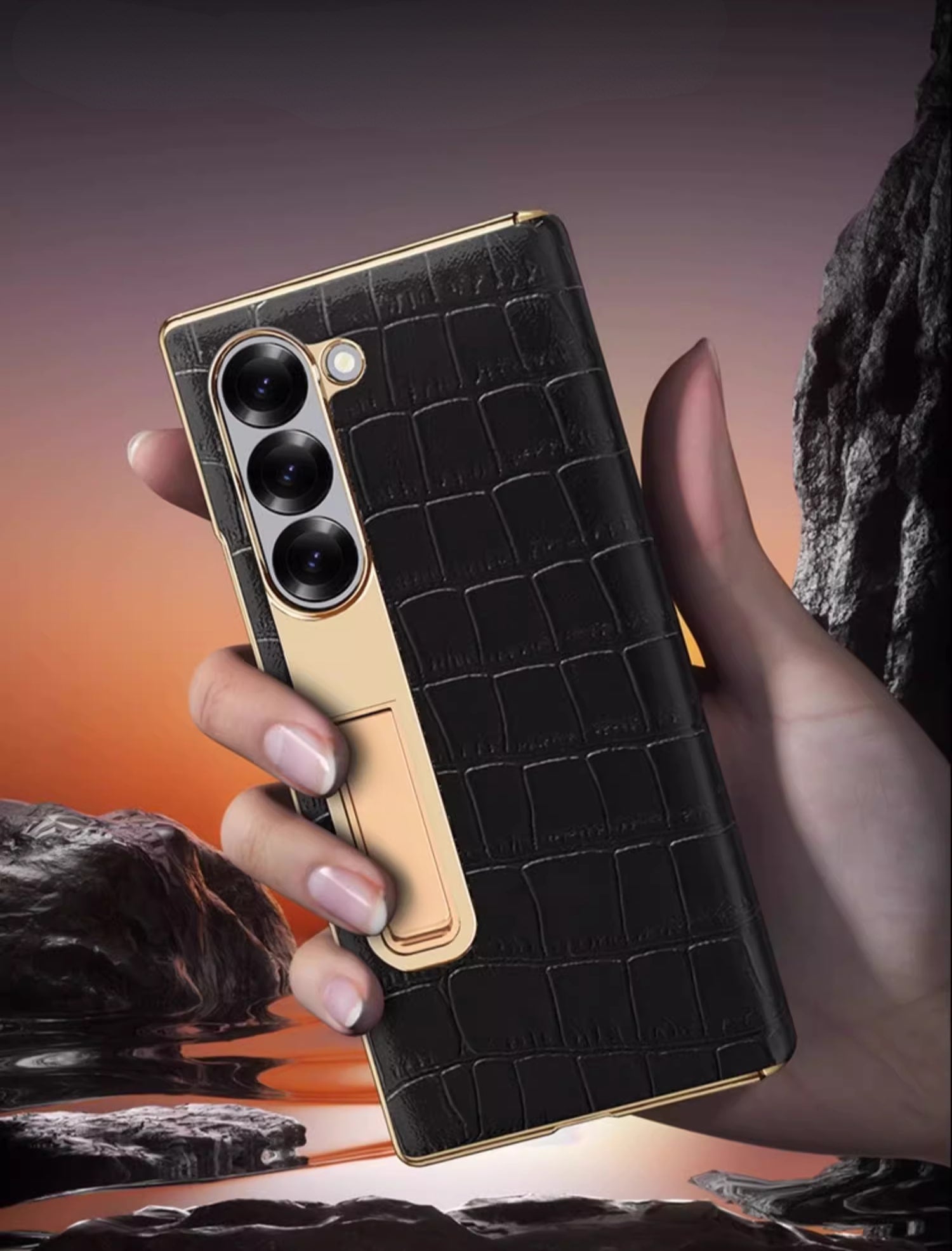 Samsung Galaxy Z Fold 4 Croco Leather Cover - protective case detail