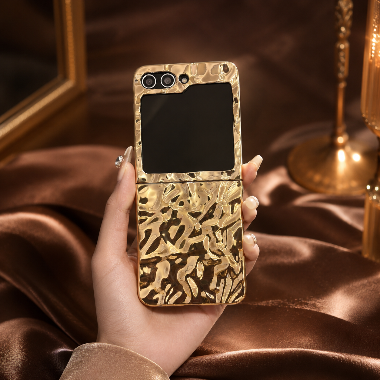 Samsung Galaxy Z Flip 5 Glossy Cover - lifestyle
