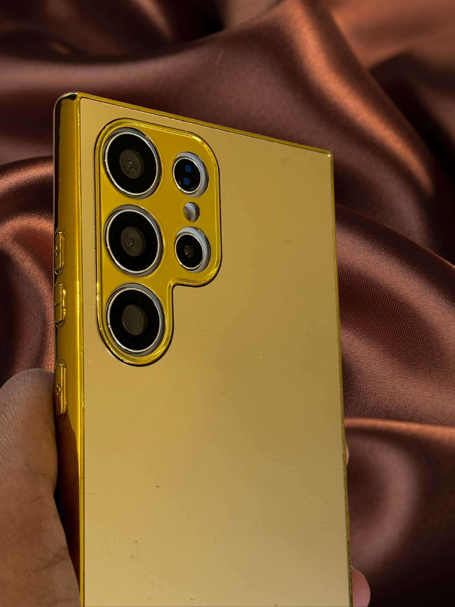 Samsung Galaxy S26 Gold Electroplated Protection Case - lifestyle