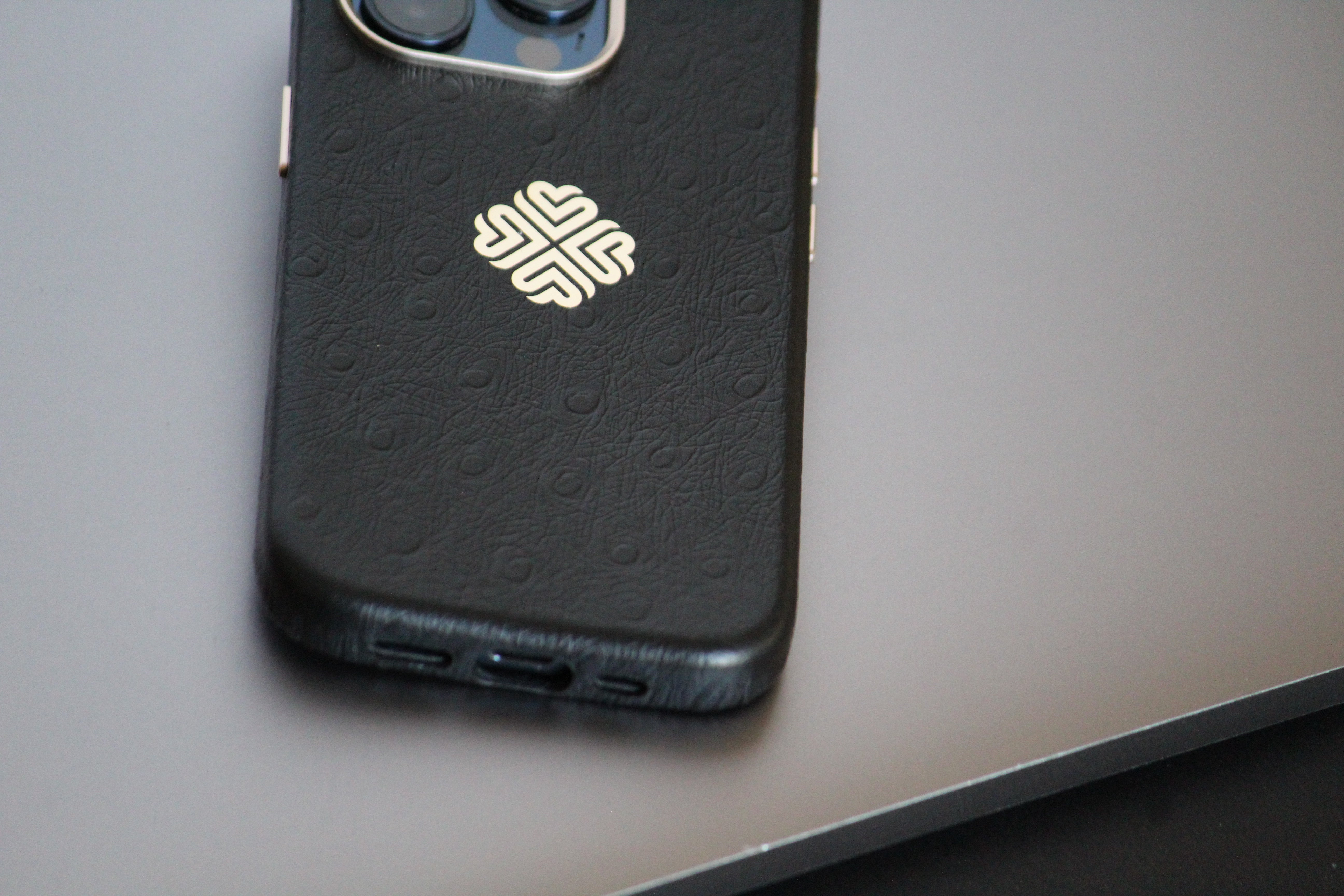 best iphone 15 pro cover