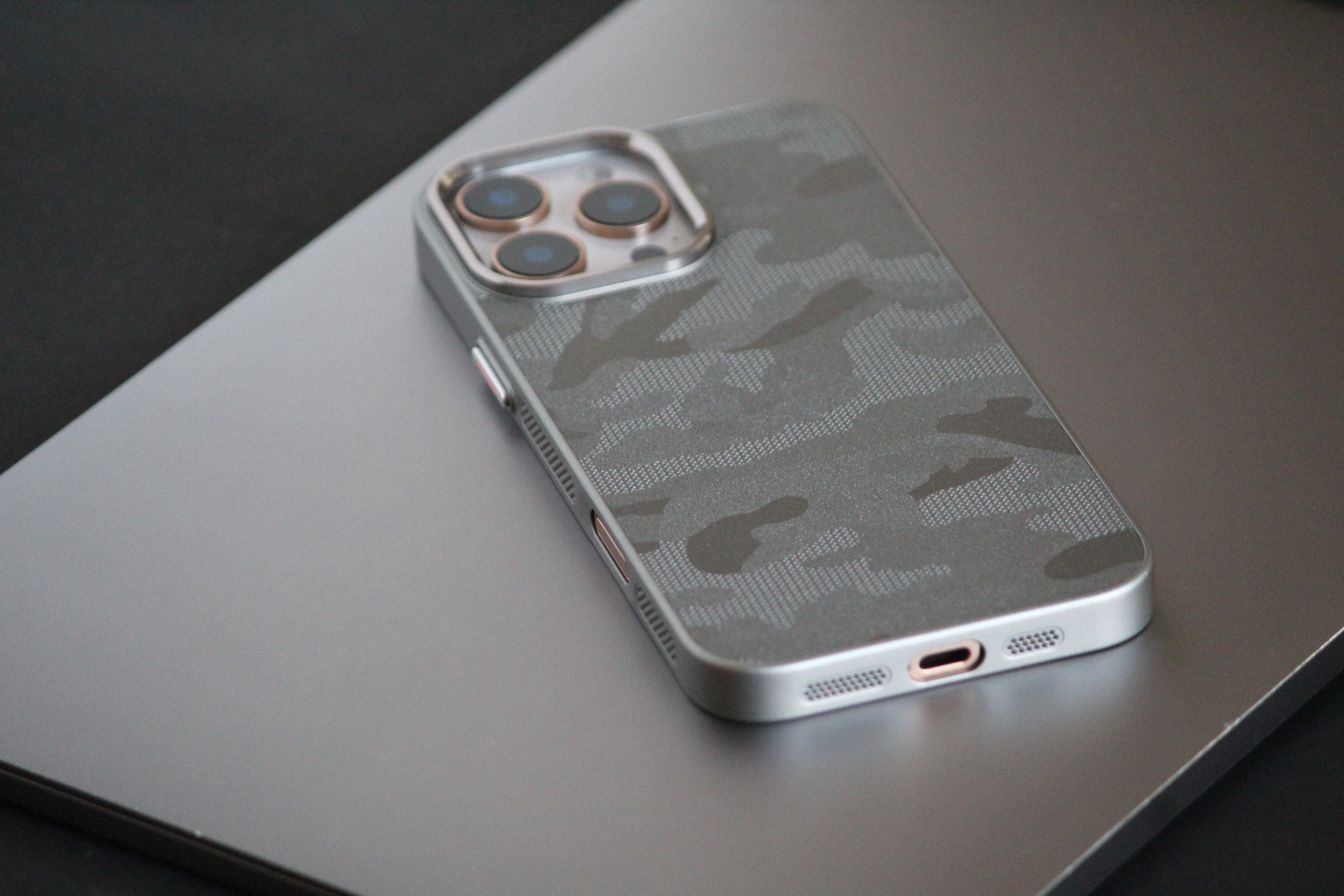 Camo Pattern 3D Effect Slim Cover iPhone cover – JustAndBest India