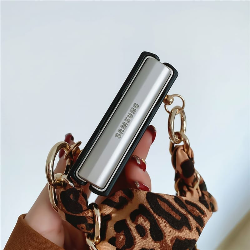 Leopard Style Gold Chain Bracelet Cover iPhone cover – JustAndBest India